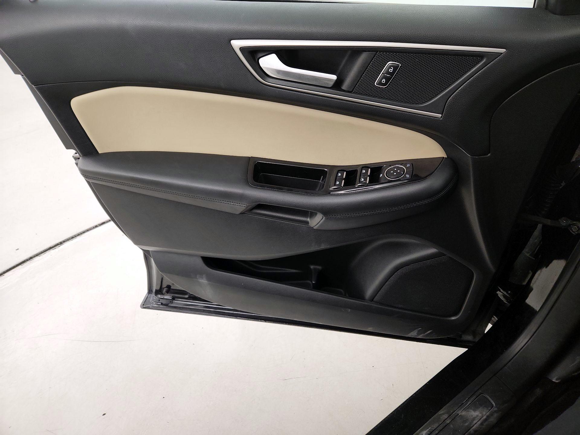 Thumbnail: 2017 Ford Edge - 12