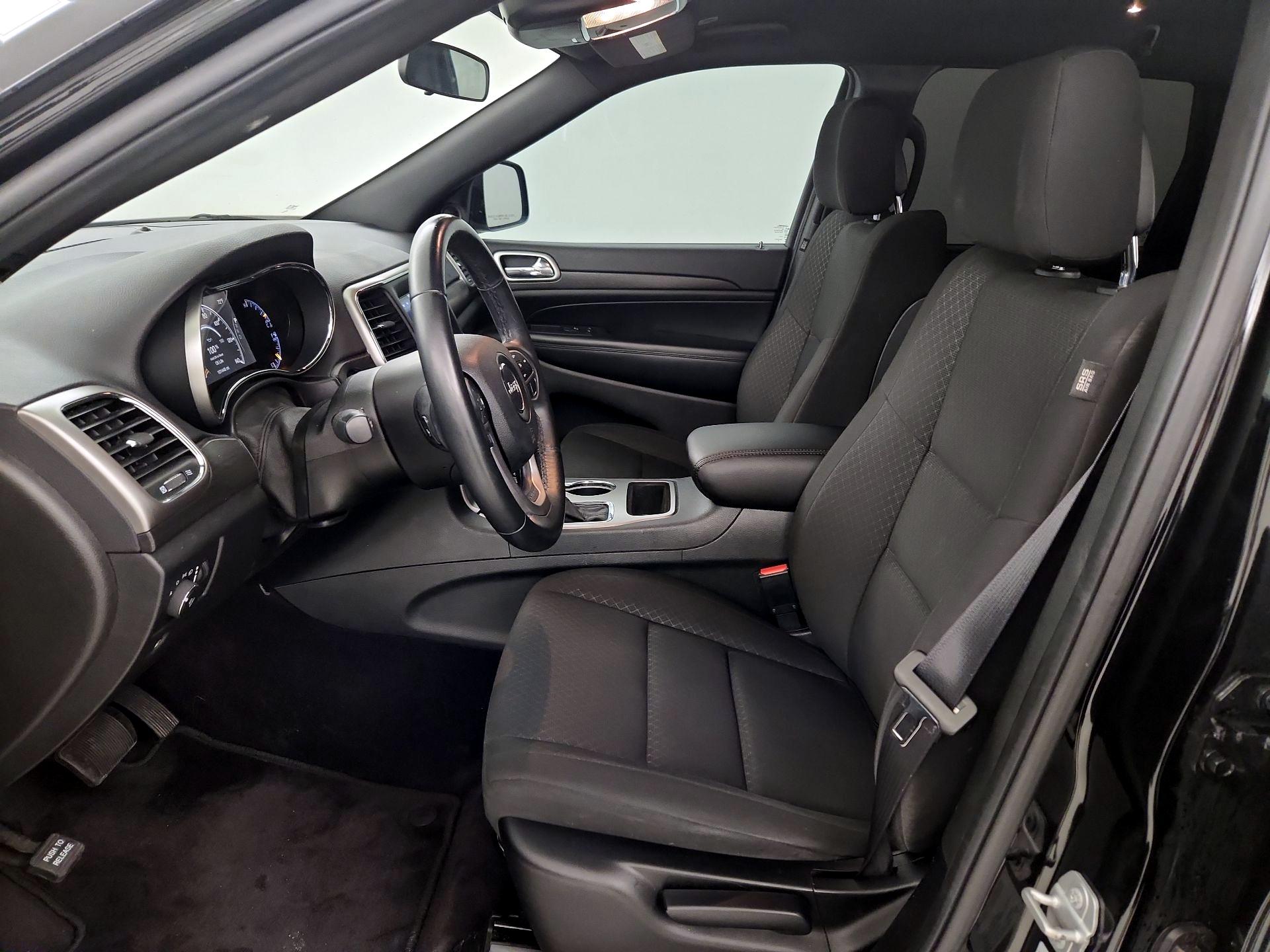 Thumbnail: 2018 Jeep Grand Cherokee - 11