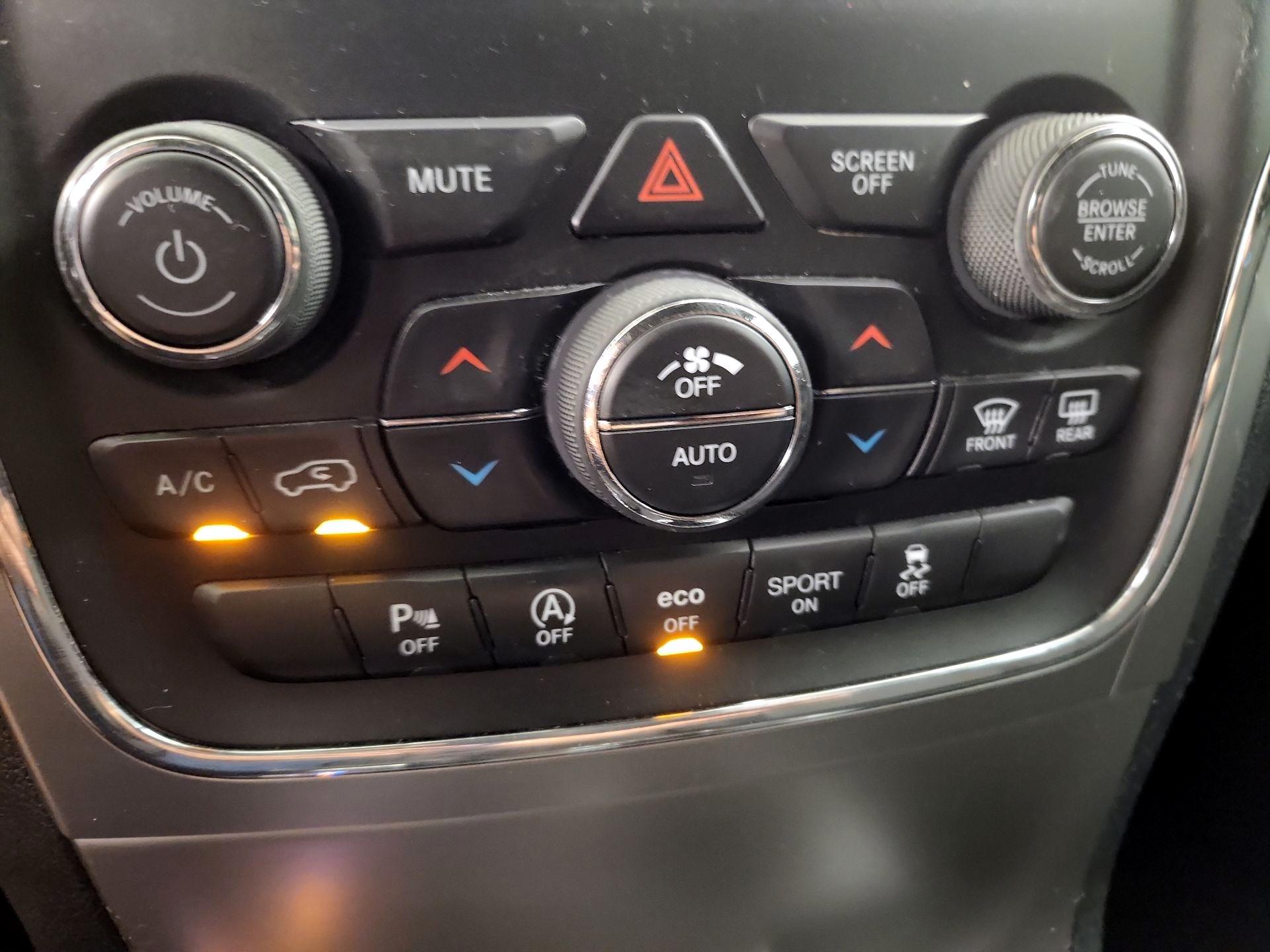 Thumbnail: 2018 Jeep Grand Cherokee - 16