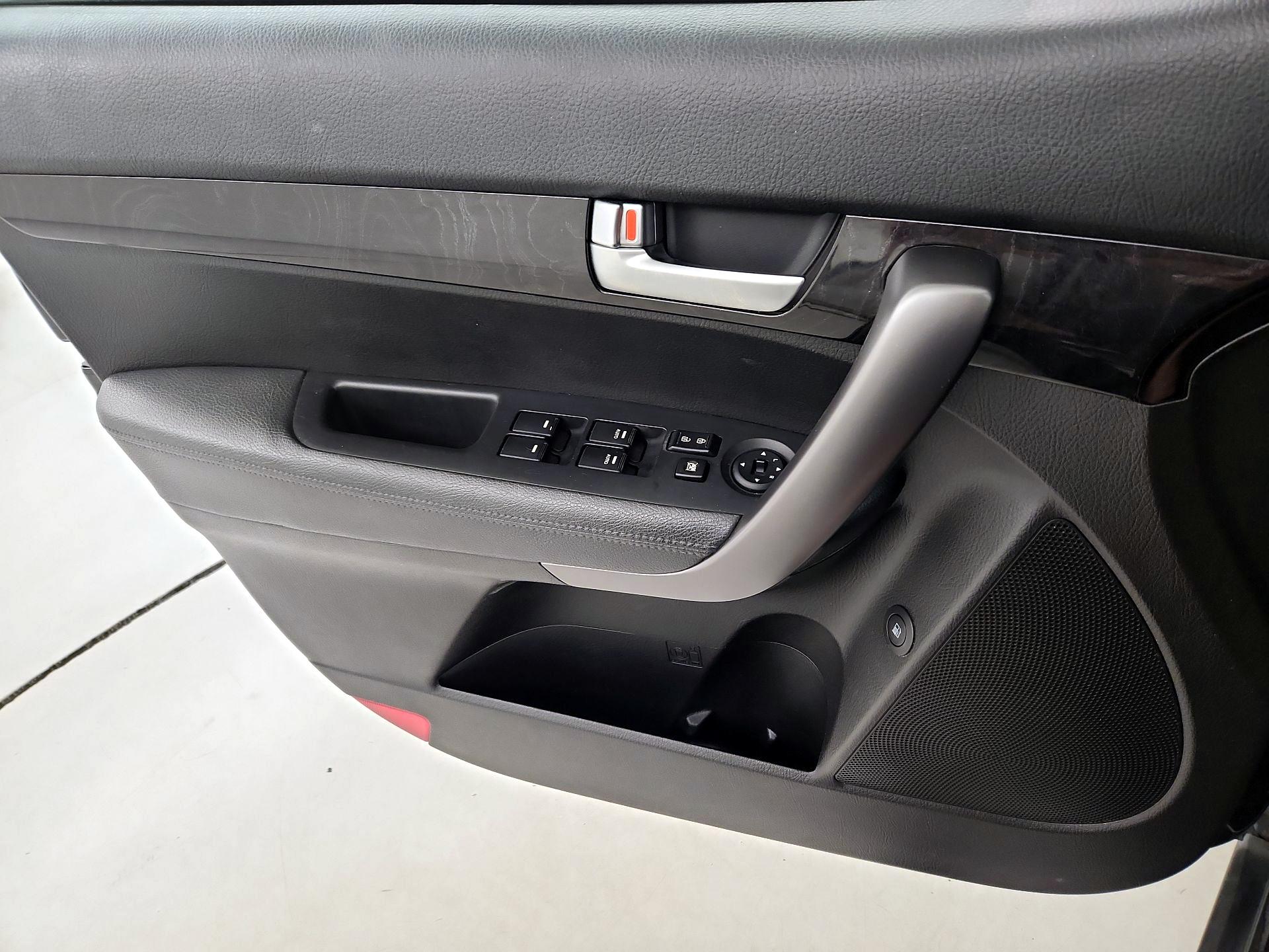 Thumbnail: 2015 Kia Sorento - 12