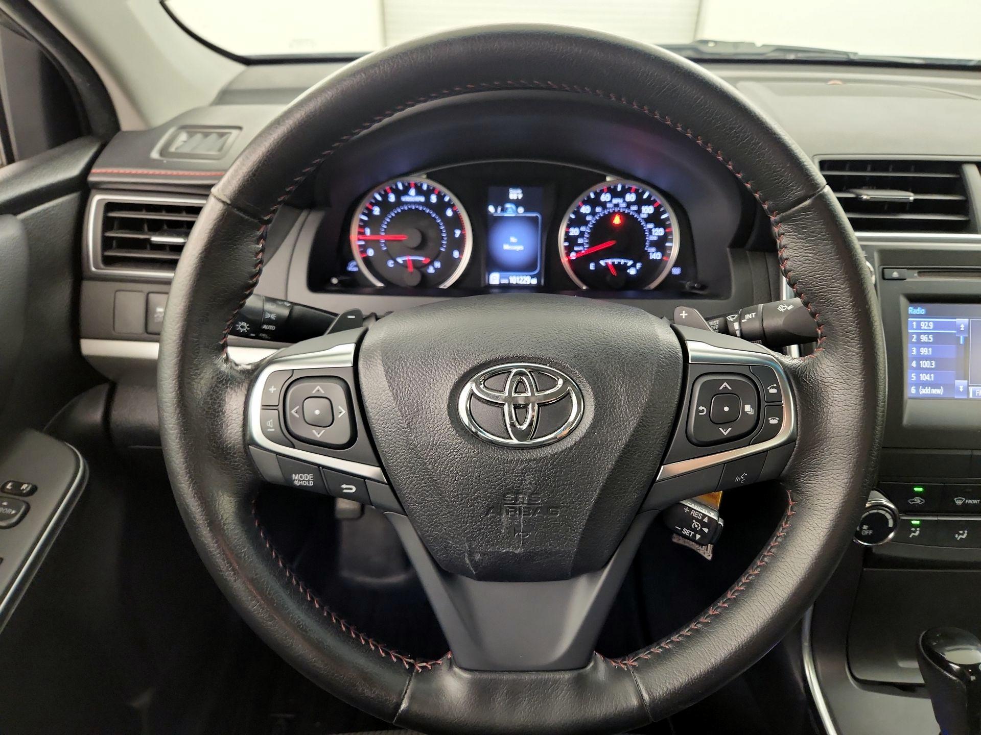 Thumbnail: 2016 Toyota Camry - 10