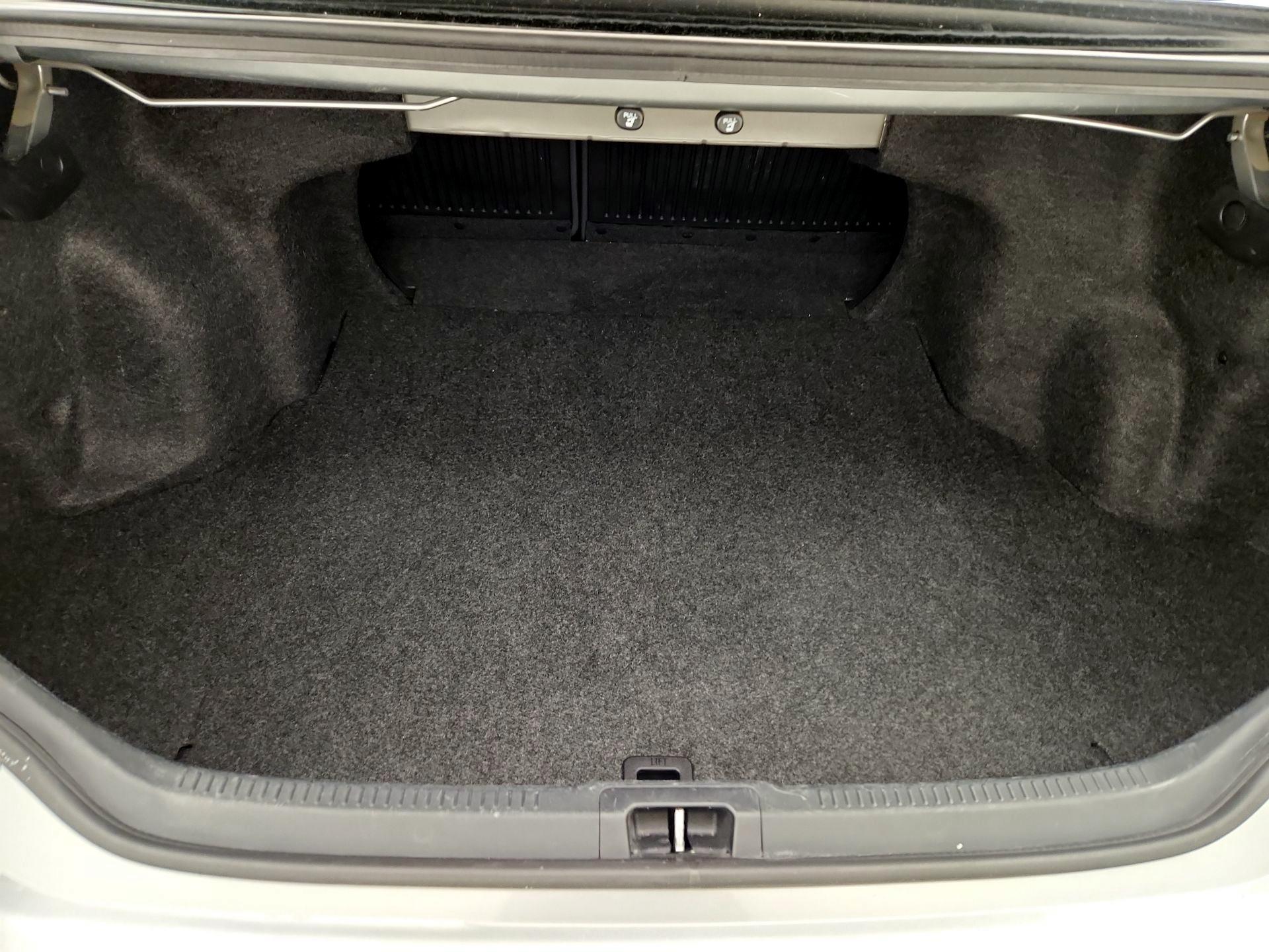Thumbnail: 2016 Toyota Camry - 20
