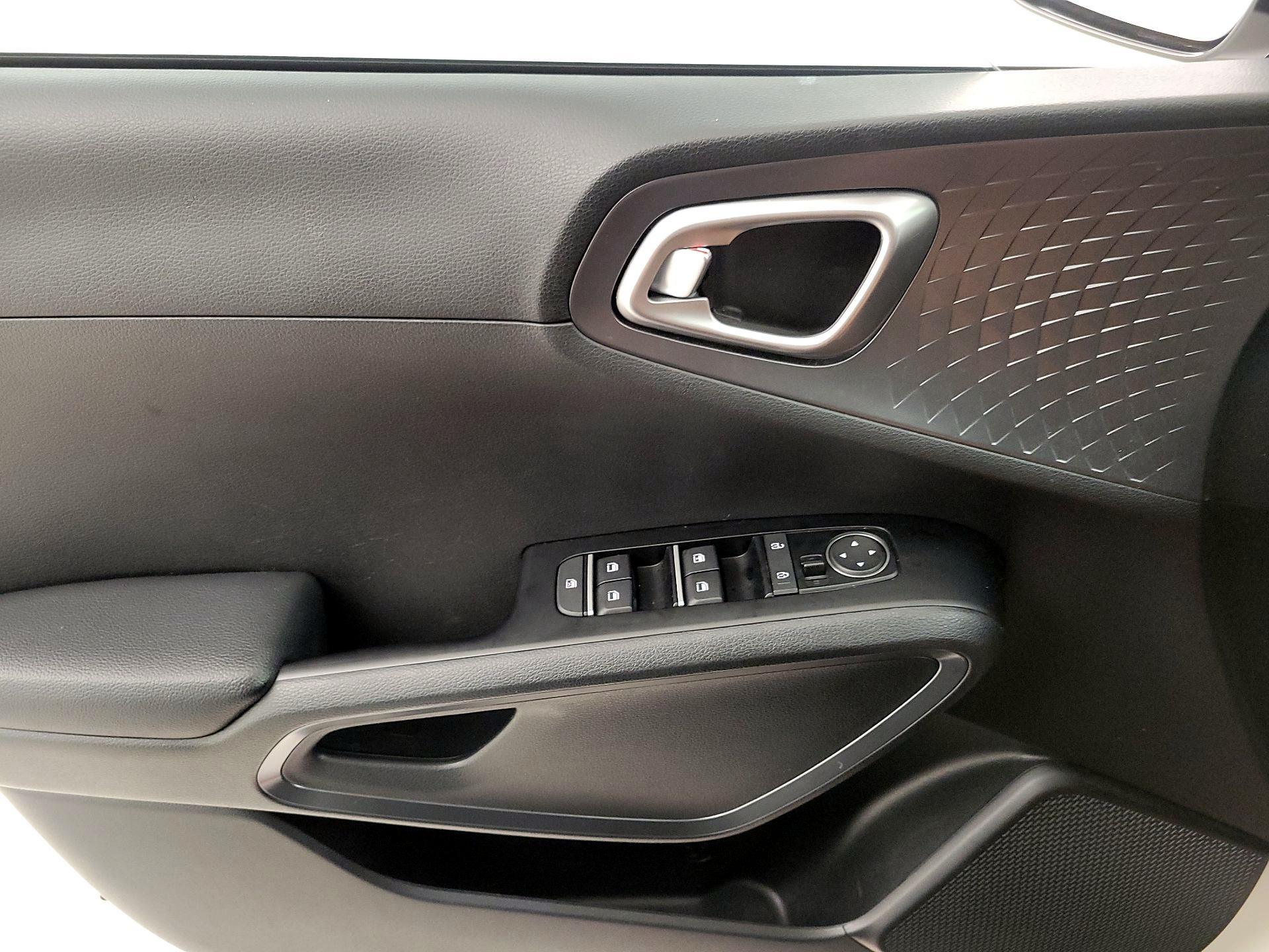Thumbnail: 2021 Kia Soul - 12