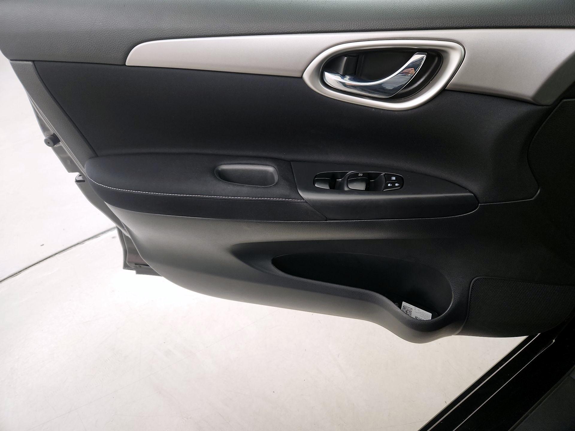 Thumbnail: 2014 Nissan Sentra - 12