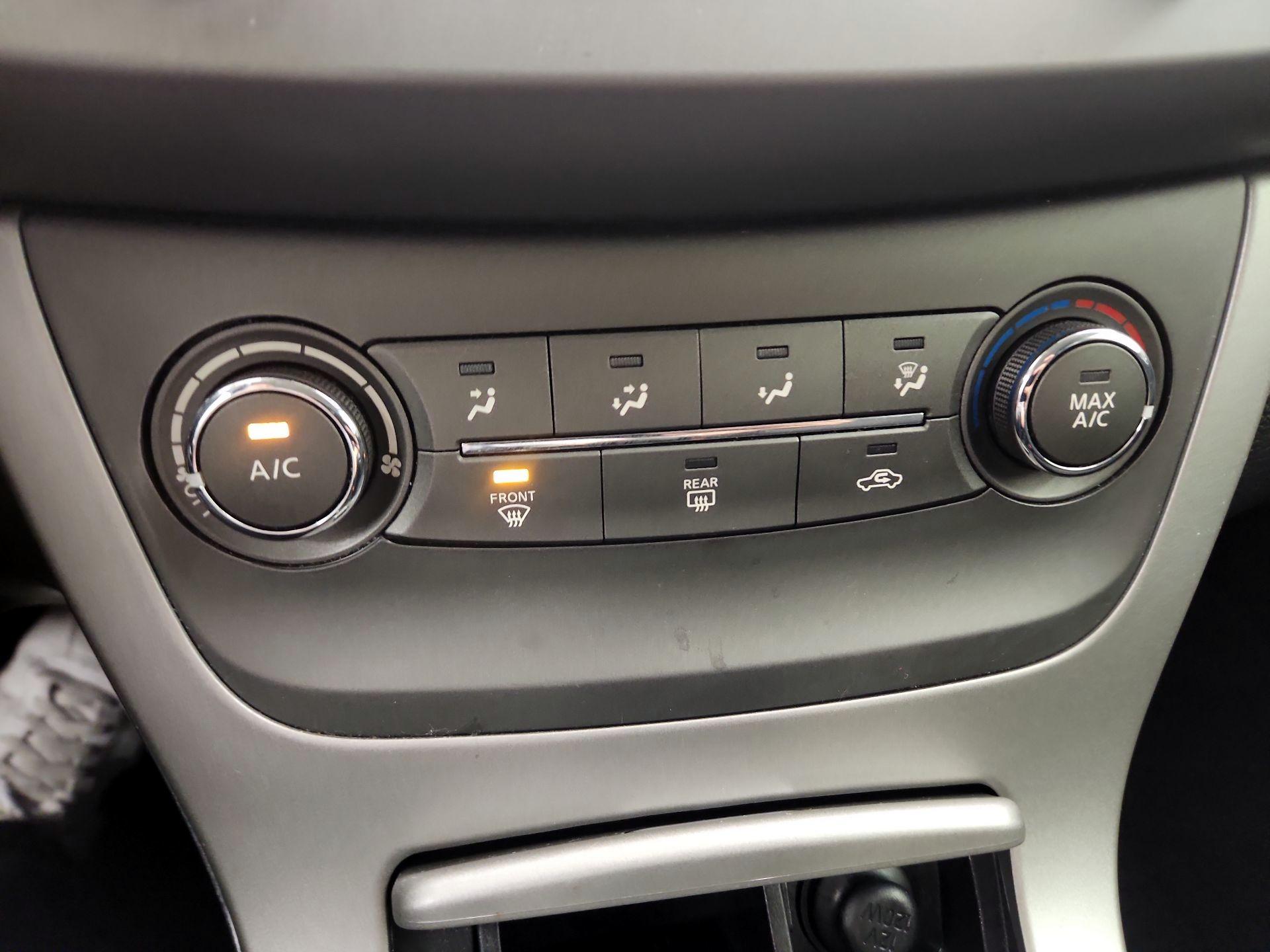 Thumbnail: 2014 Nissan Sentra - 15