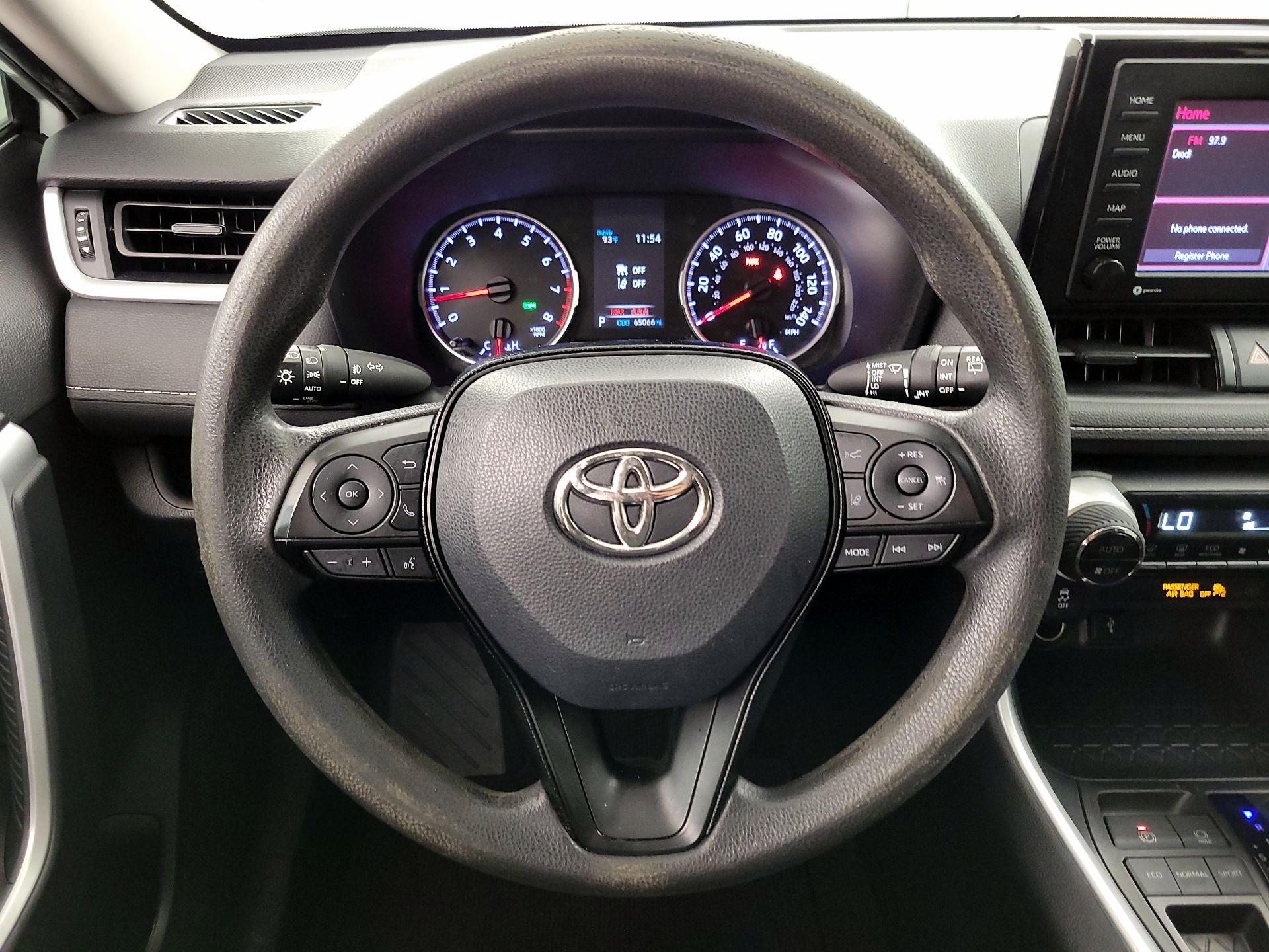 Thumbnail: 2020 Toyota RAV4 - 10