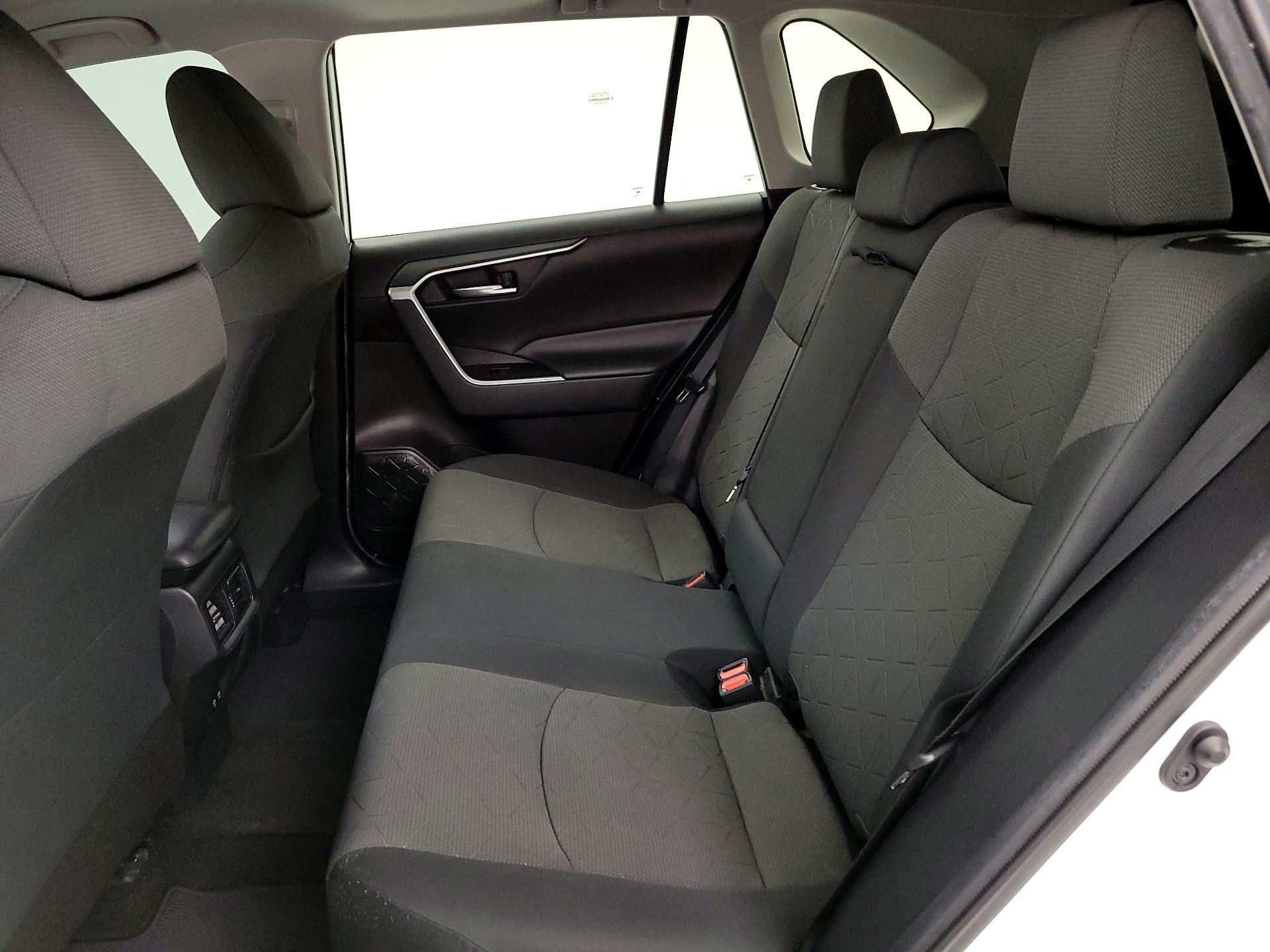 Thumbnail: 2020 Toyota RAV4 - 20