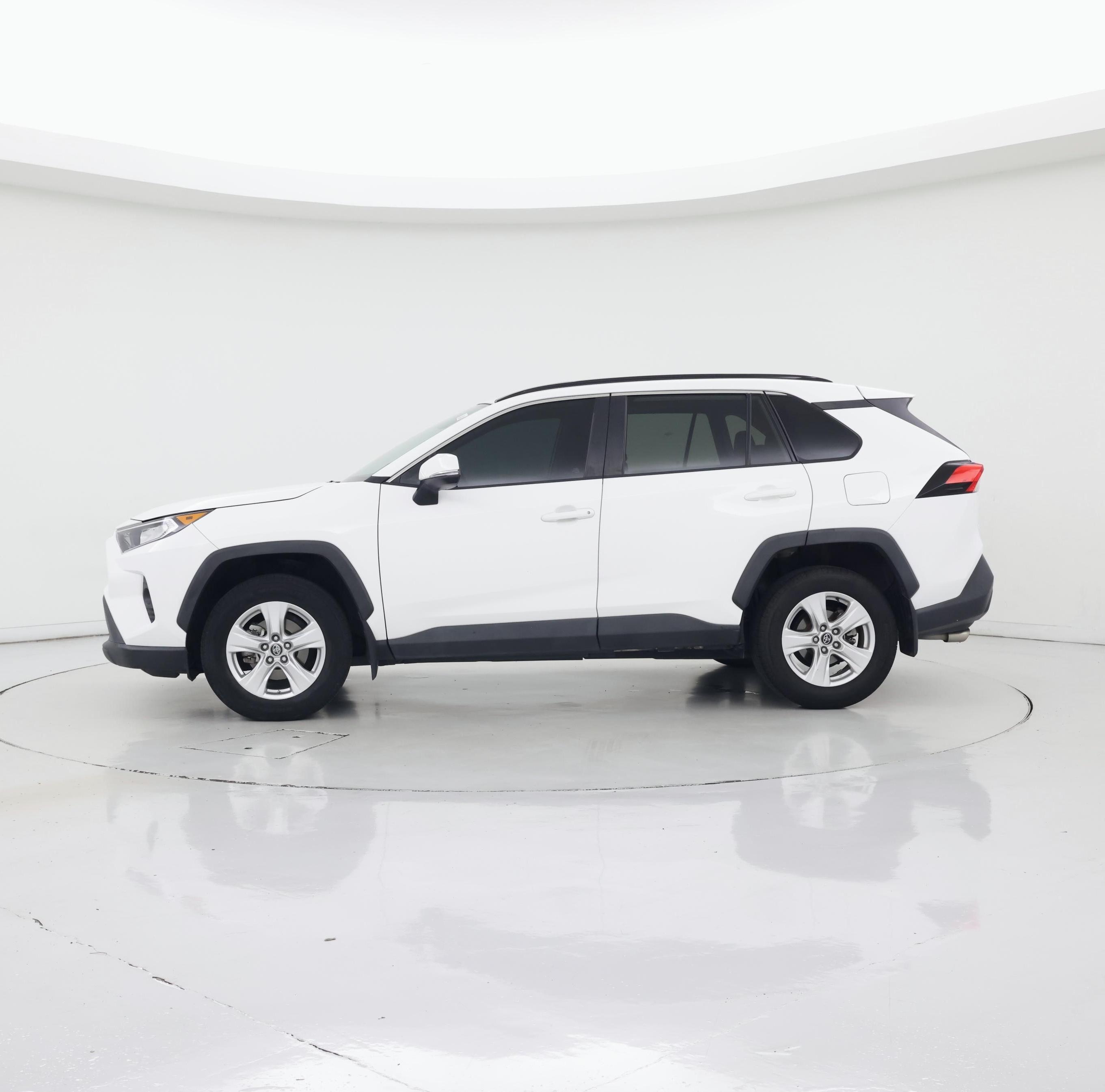 Thumbnail: 2020 Toyota RAV4 - 3