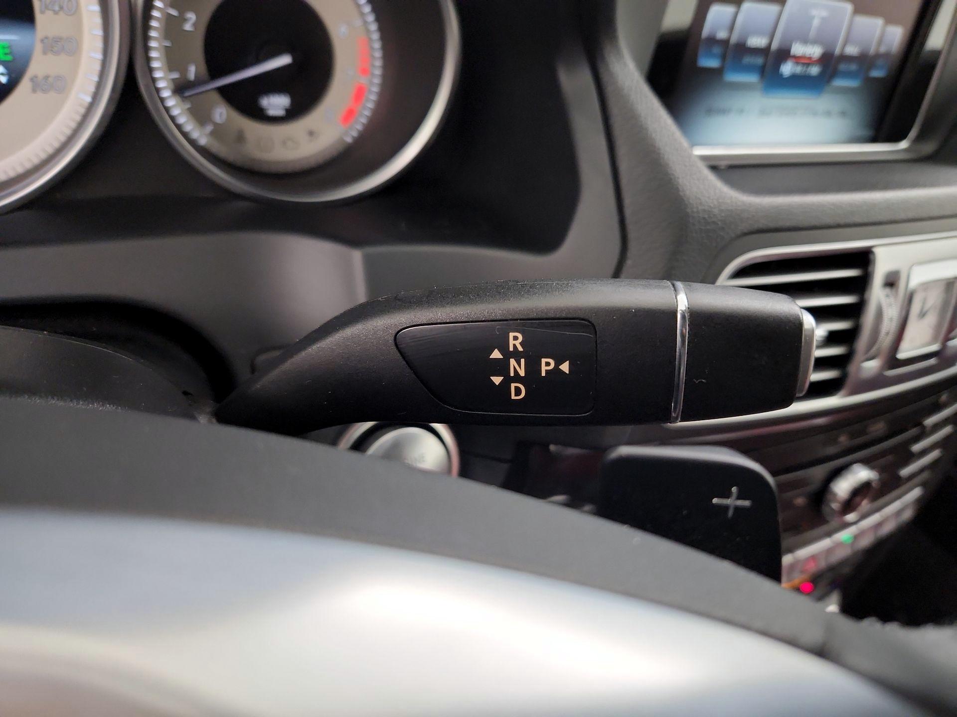 Thumbnail: 2016 Mercedes-Benz E-Class - 17