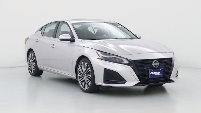 2023 Nissan Altima SL Hero Image