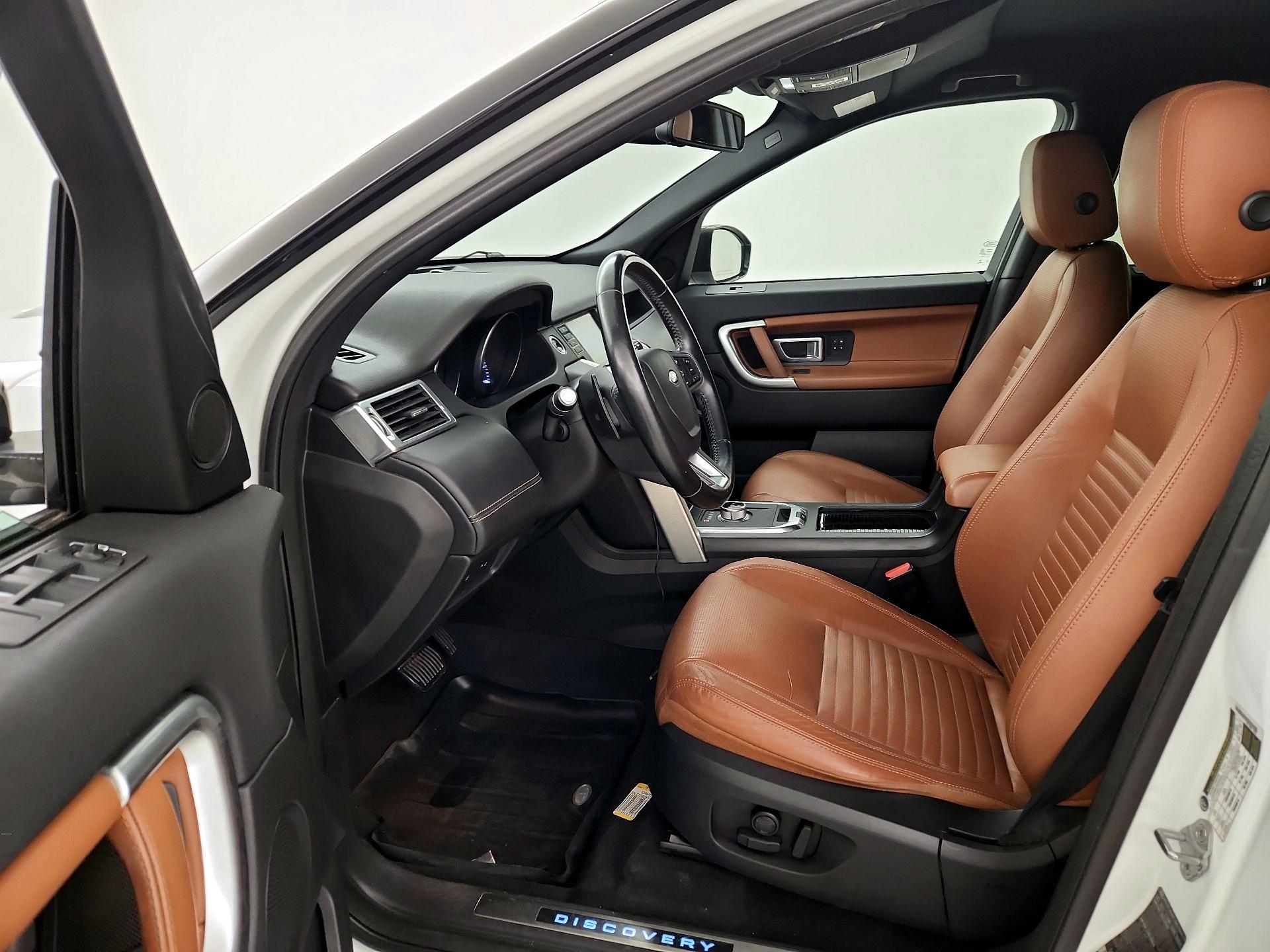 Thumbnail: 2015 Land Rover Discovery Sport - 11