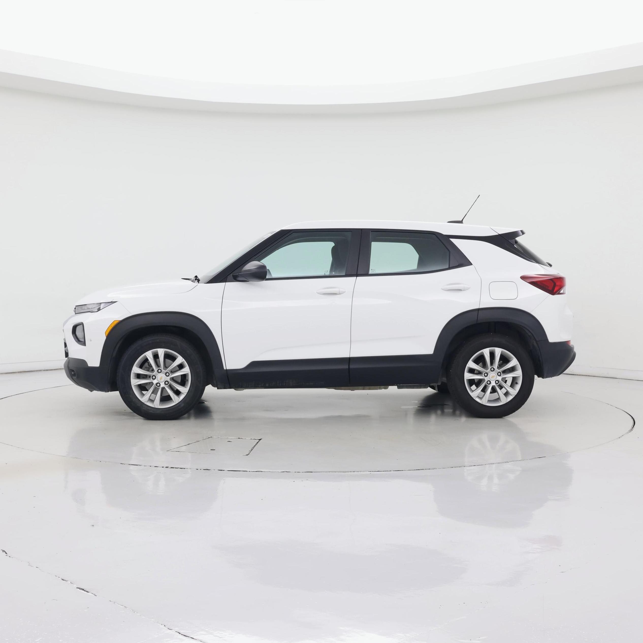 Thumbnail: 2022 Chevrolet TrailBlazer - 3