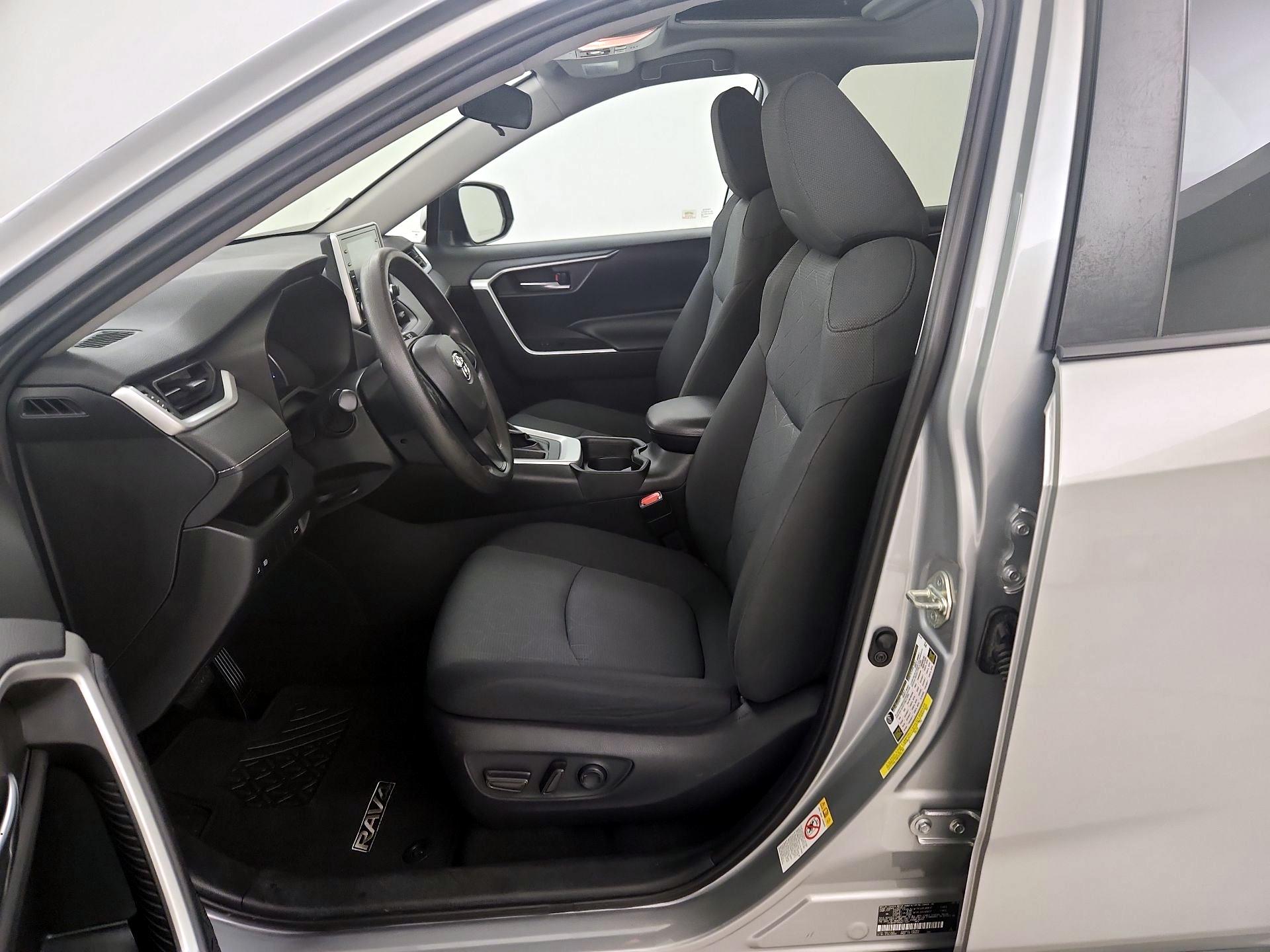 Thumbnail: 2019 Toyota RAV4 - 11