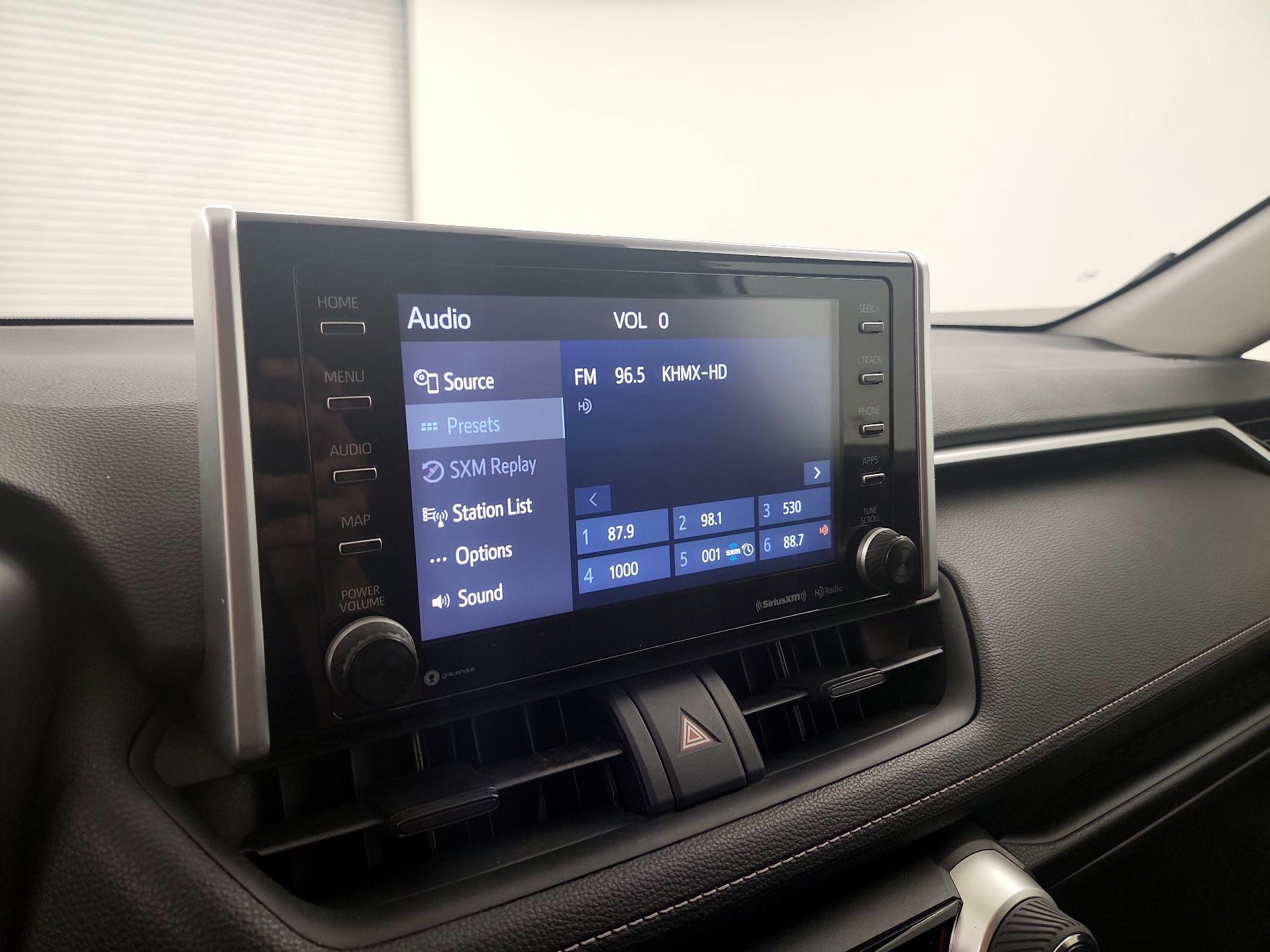 Thumbnail: 2019 Toyota RAV4 - 15