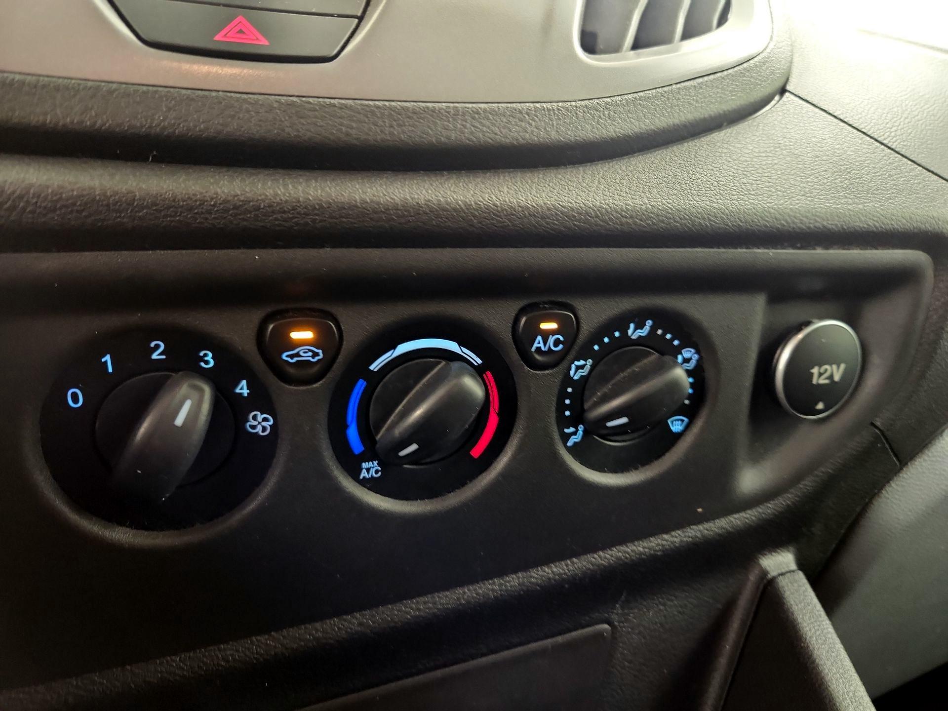 Thumbnail: 2016 Ford Transit Series - 16