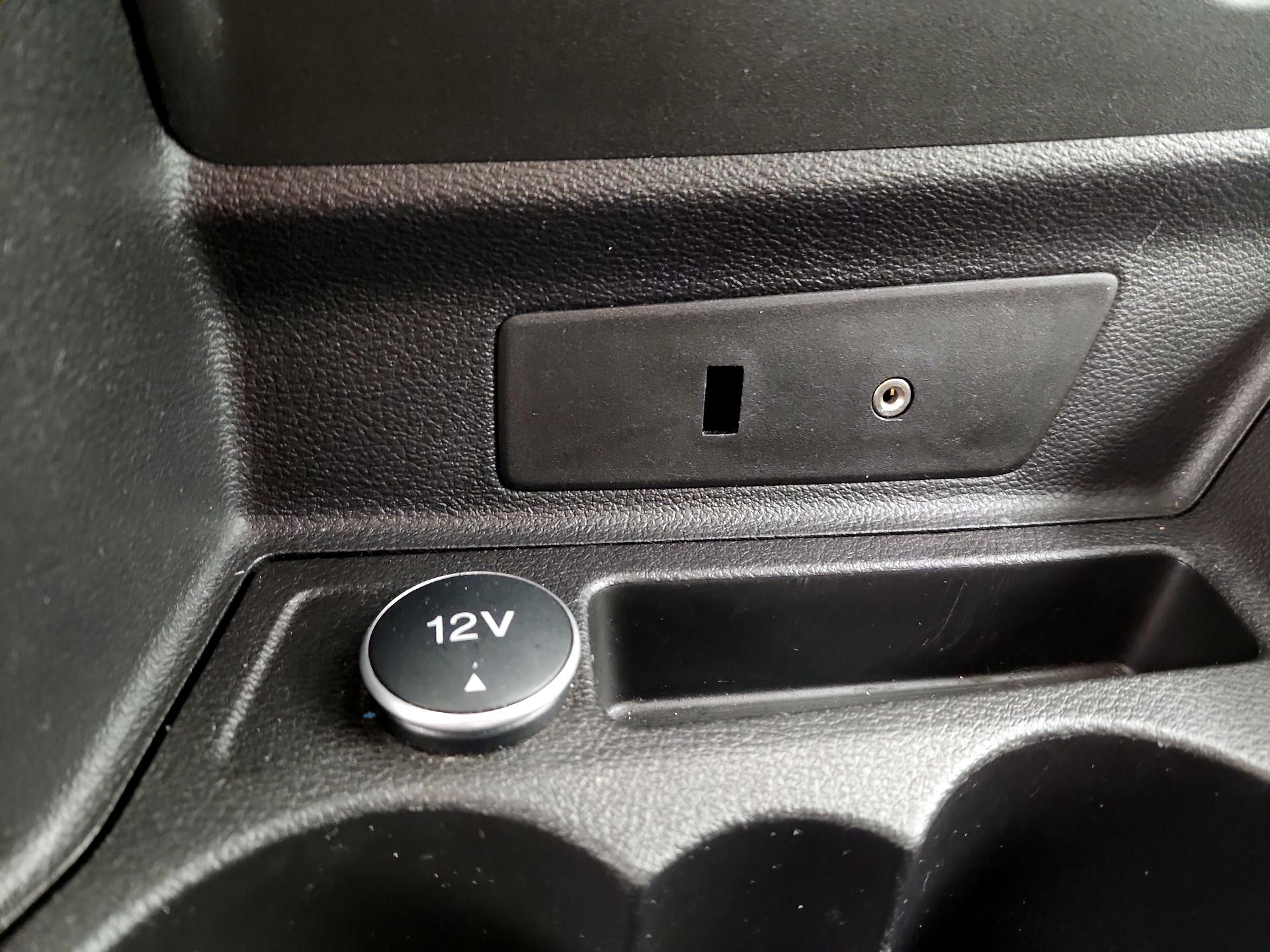 Thumbnail: 2016 Ford Transit Series - 18