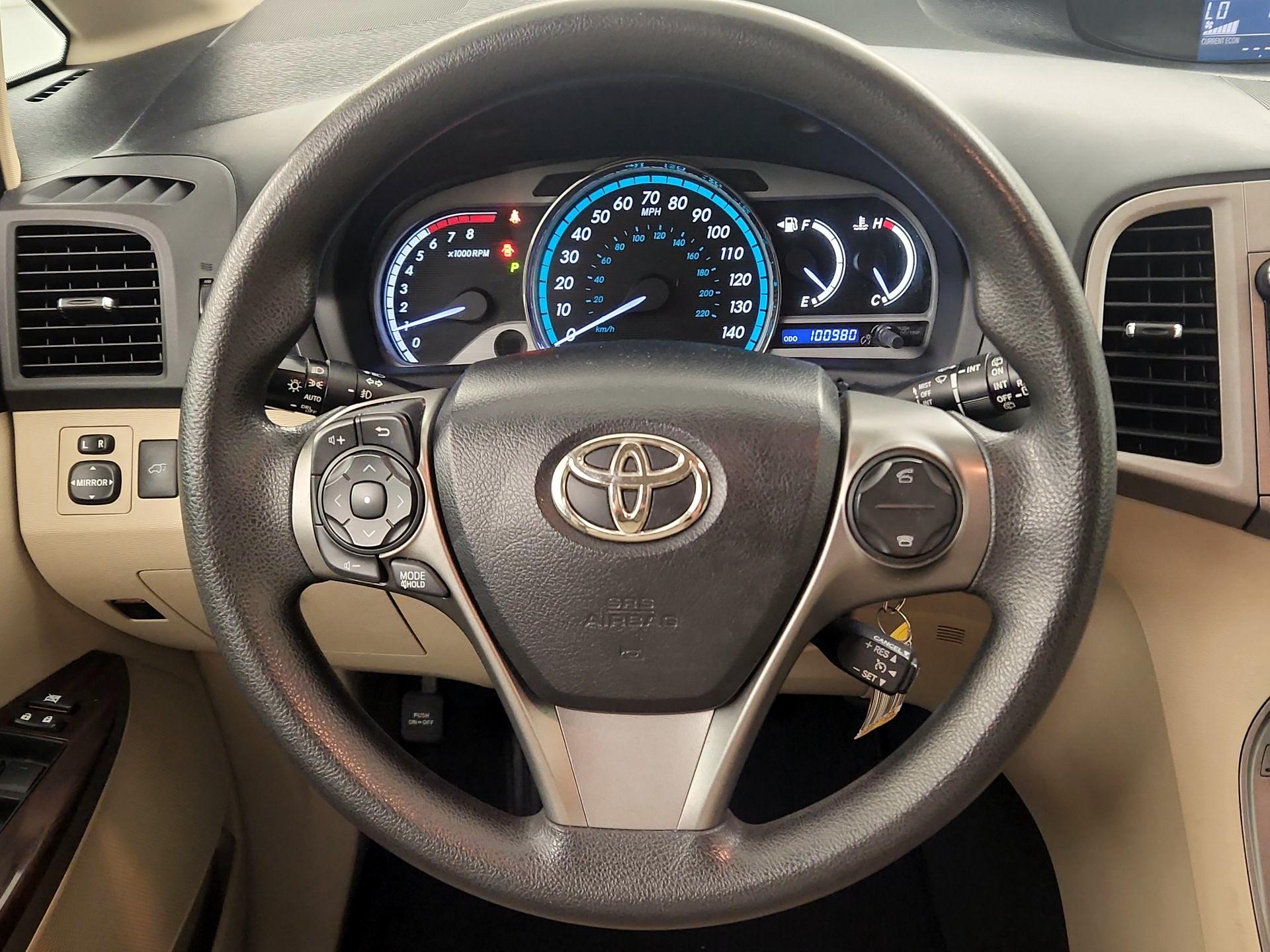 Thumbnail: 2013 Toyota Venza - 10