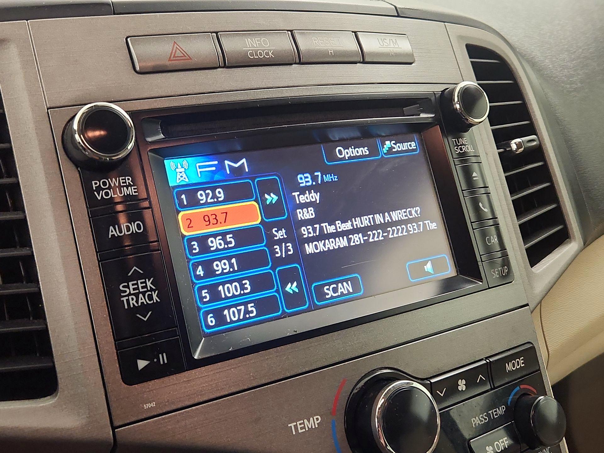 Thumbnail: 2013 Toyota Venza - 15
