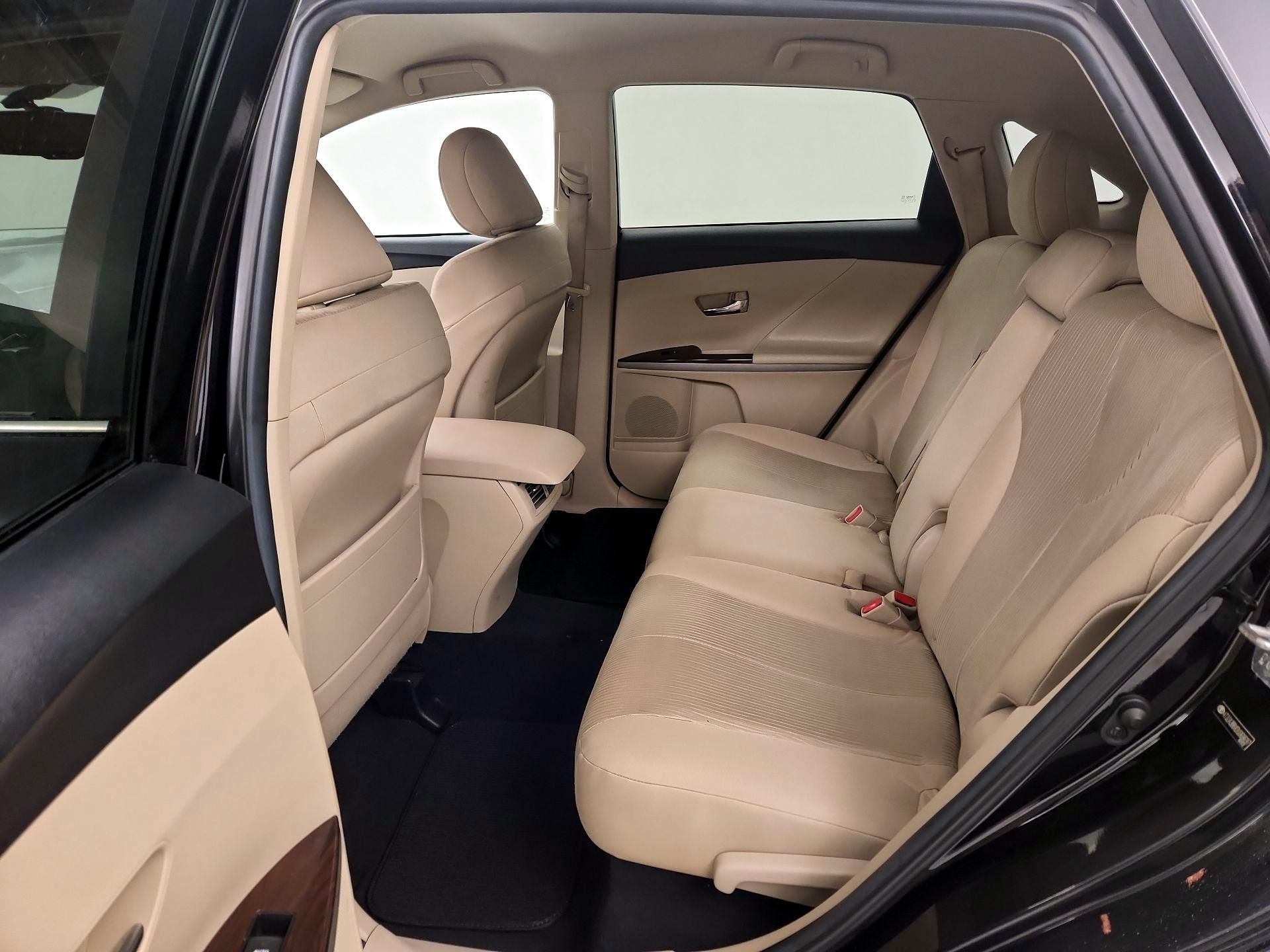 Thumbnail: 2013 Toyota Venza - 19