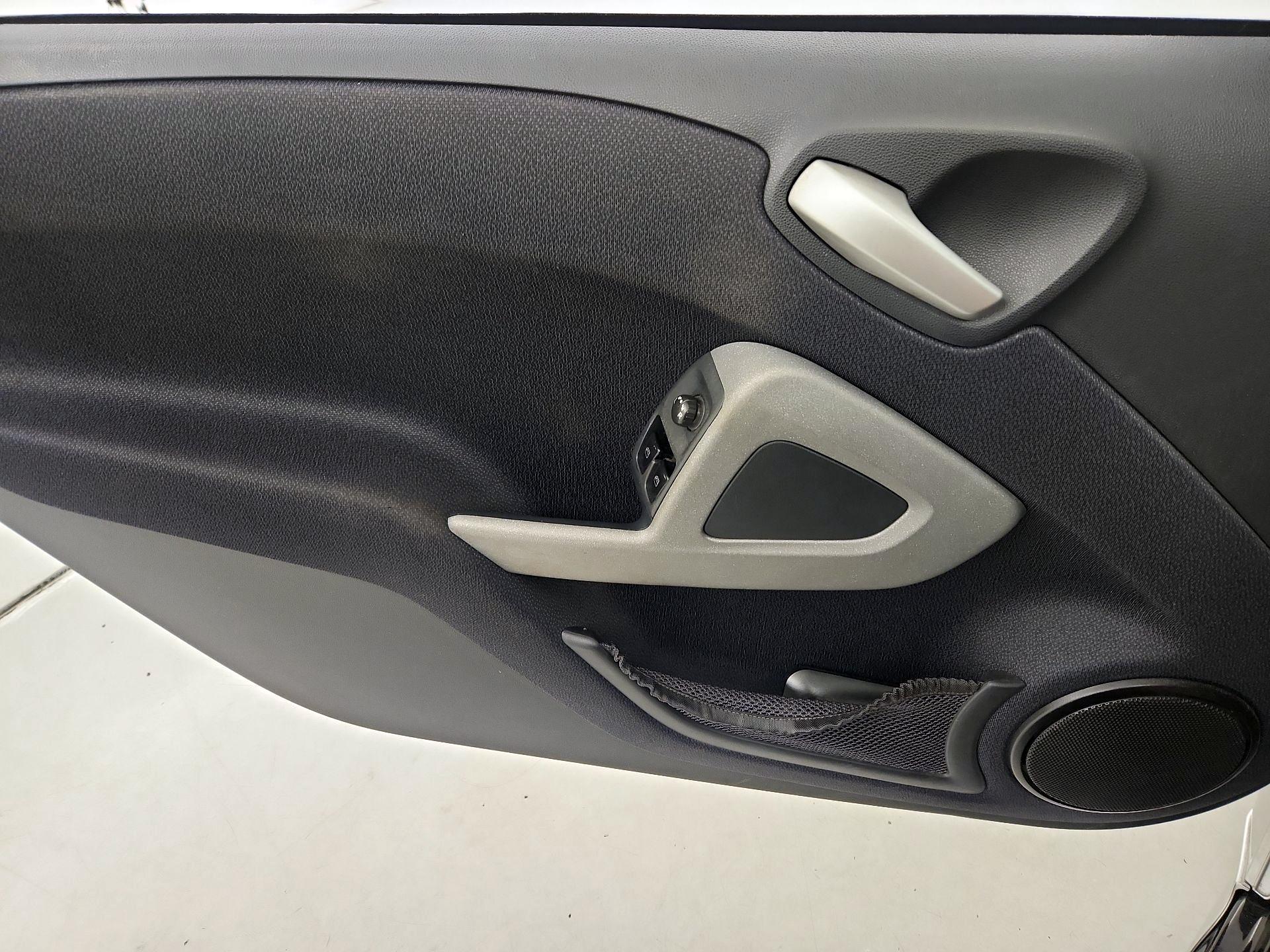 Thumbnail: 2014 smart fortwo - 12