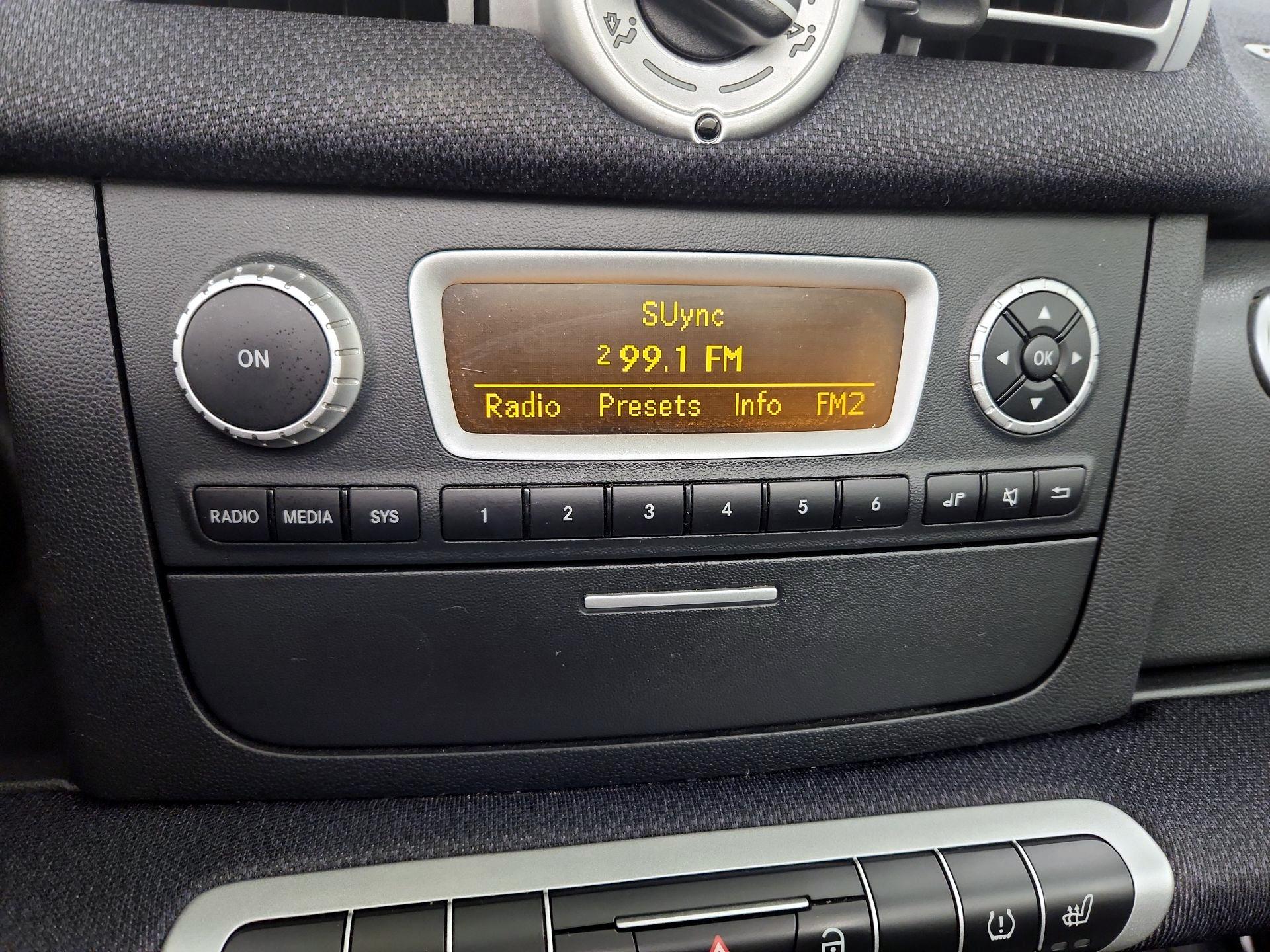 Thumbnail: 2014 smart fortwo - 13