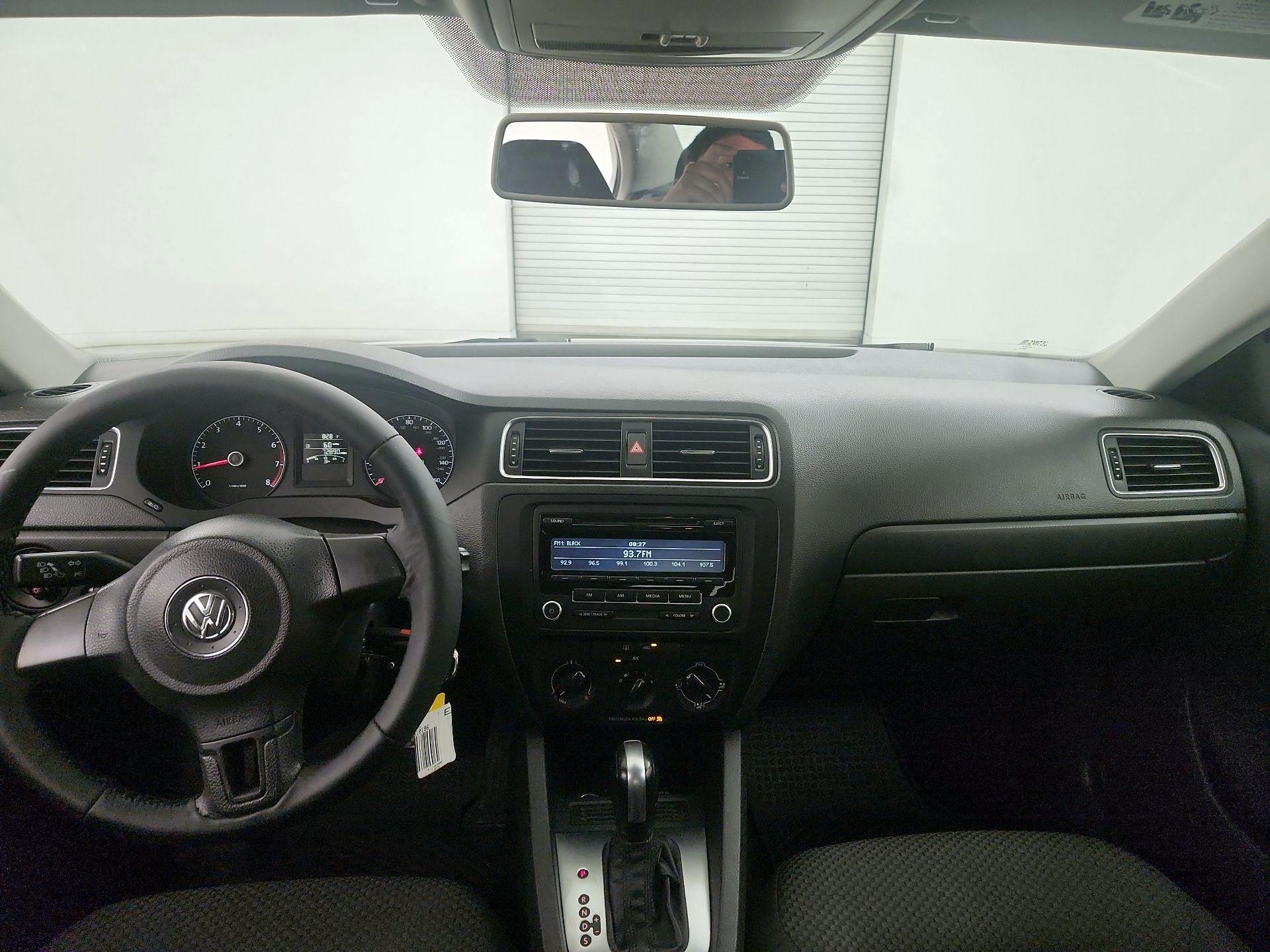 Thumbnail: 2014 Volkswagen Jetta - 9