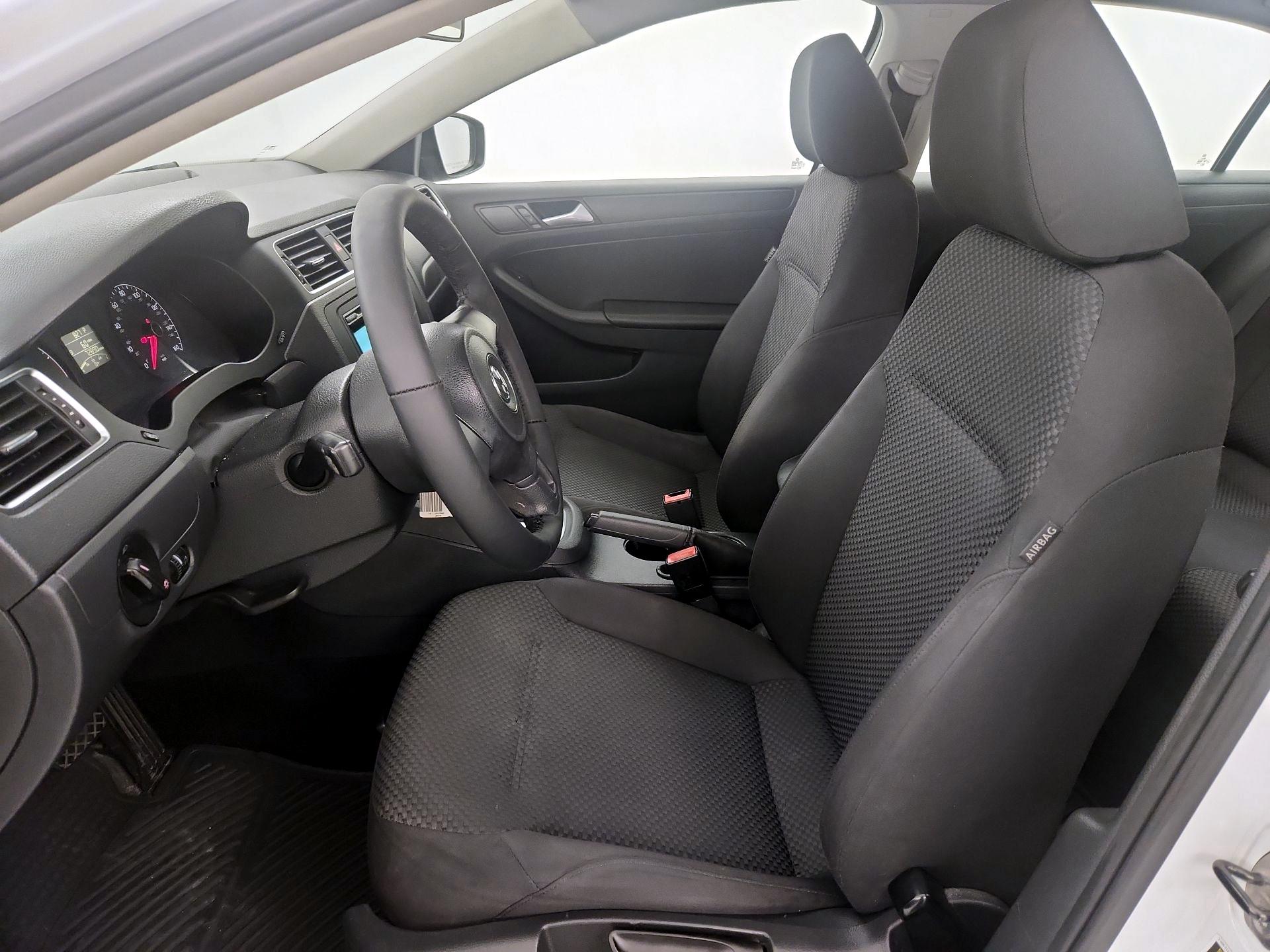 Thumbnail: 2014 Volkswagen Jetta - 11