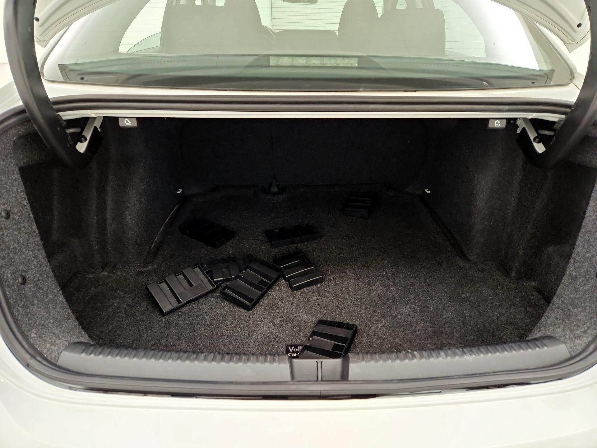 Thumbnail: 2014 Volkswagen Jetta - 19