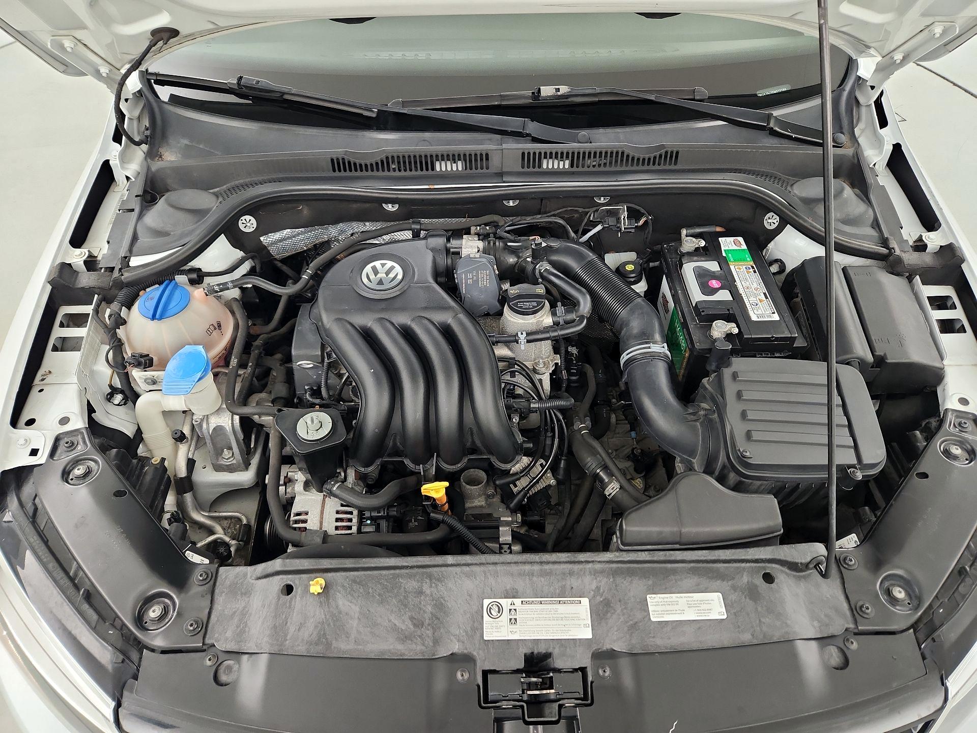 Thumbnail: 2014 Volkswagen Jetta - 20