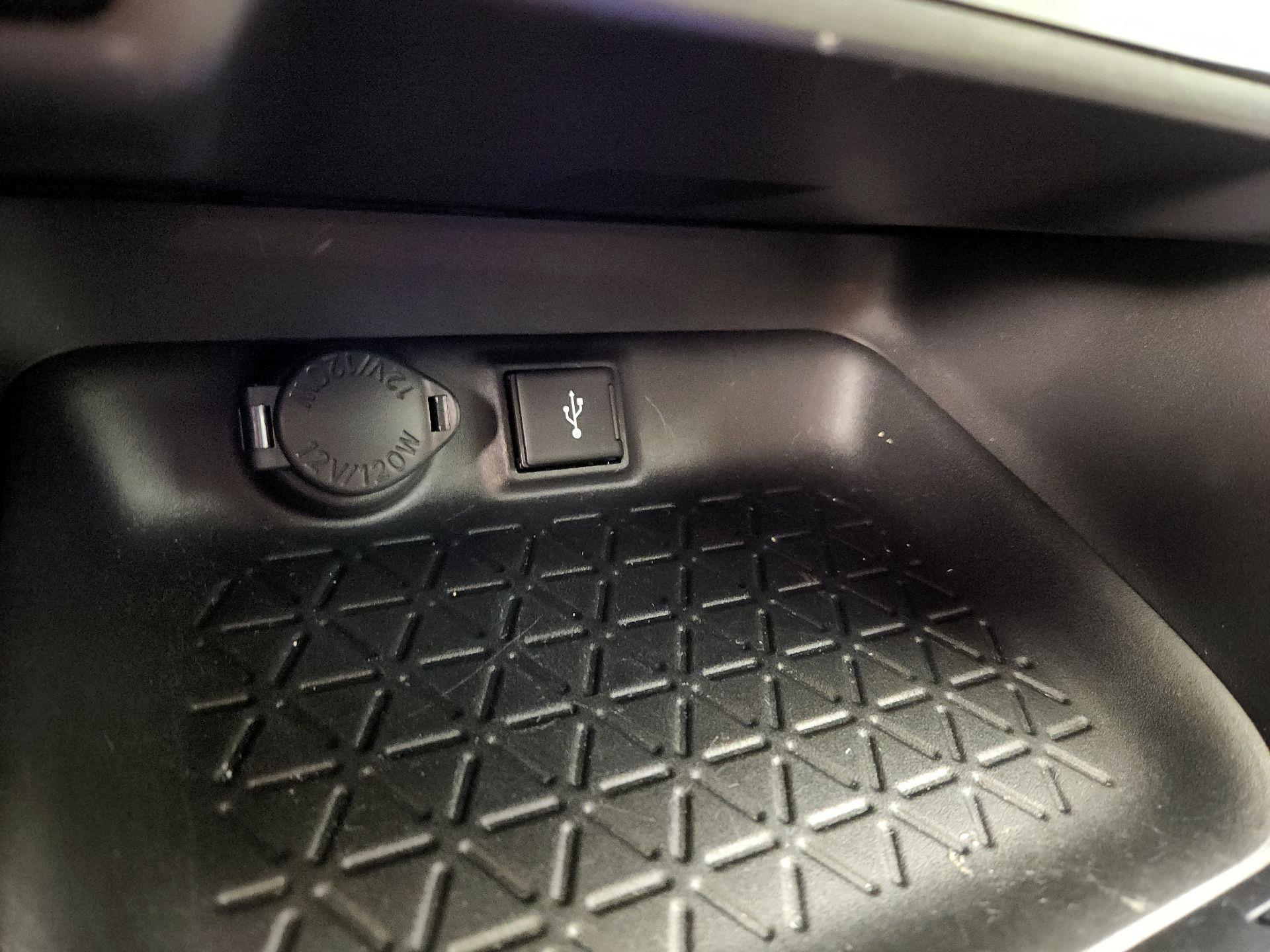 Thumbnail: 2020 Toyota RAV4 - 18