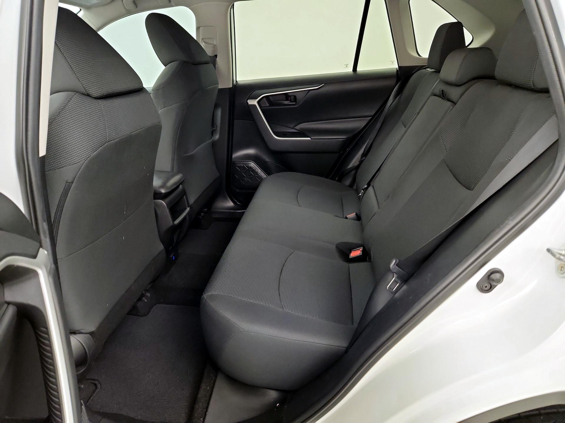 Thumbnail: 2020 Toyota RAV4 - 19