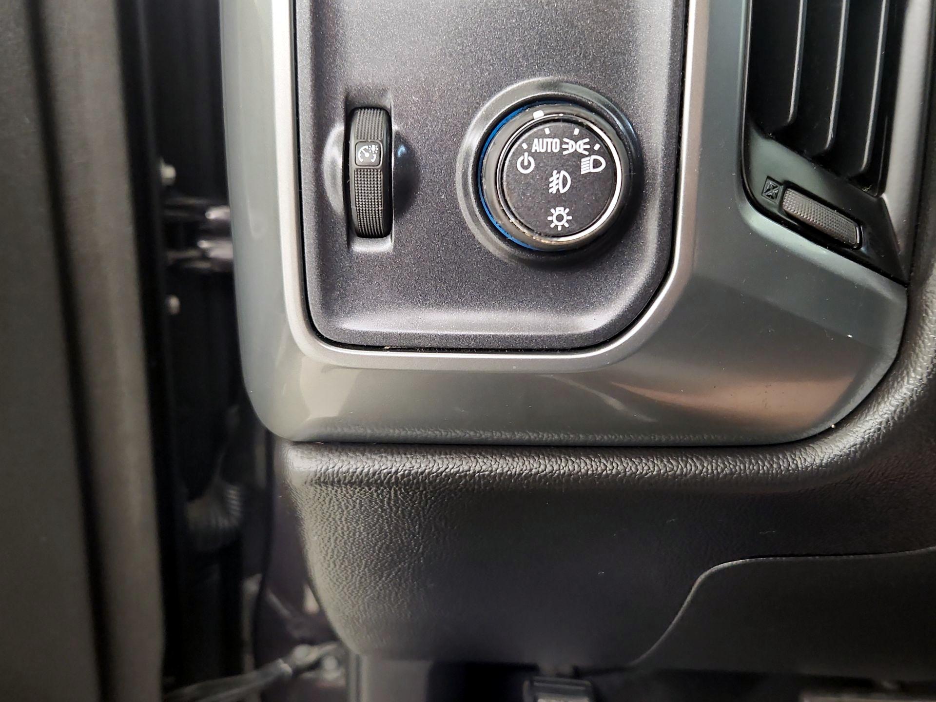 Thumbnail: 2015 Chevrolet Silverado 1500 - 13