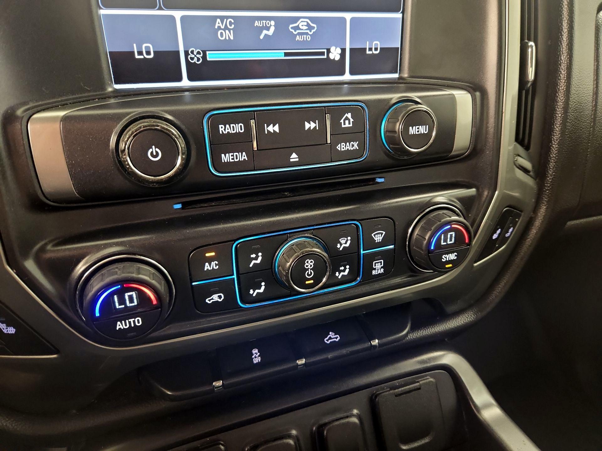 Thumbnail: 2015 Chevrolet Silverado 1500 - 16