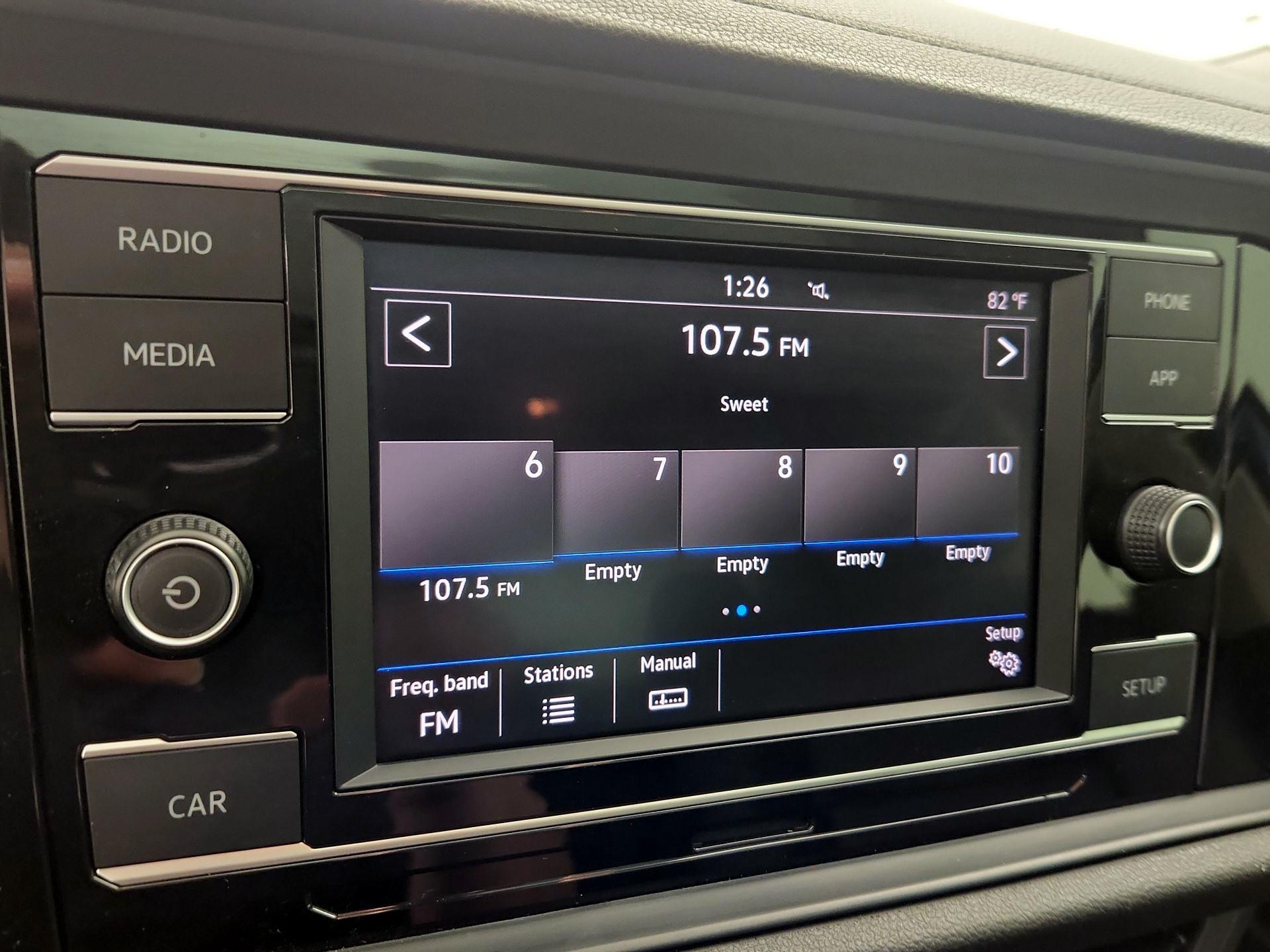 Thumbnail: 2019 Volkswagen Jetta - 15