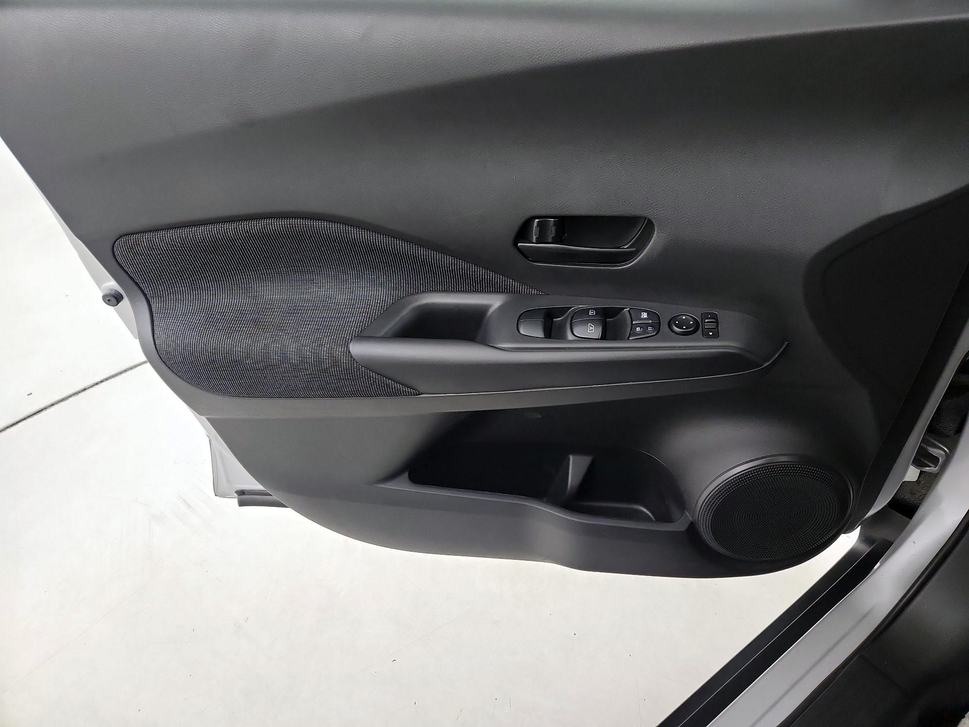 Thumbnail: 2020 Nissan Kicks - 12