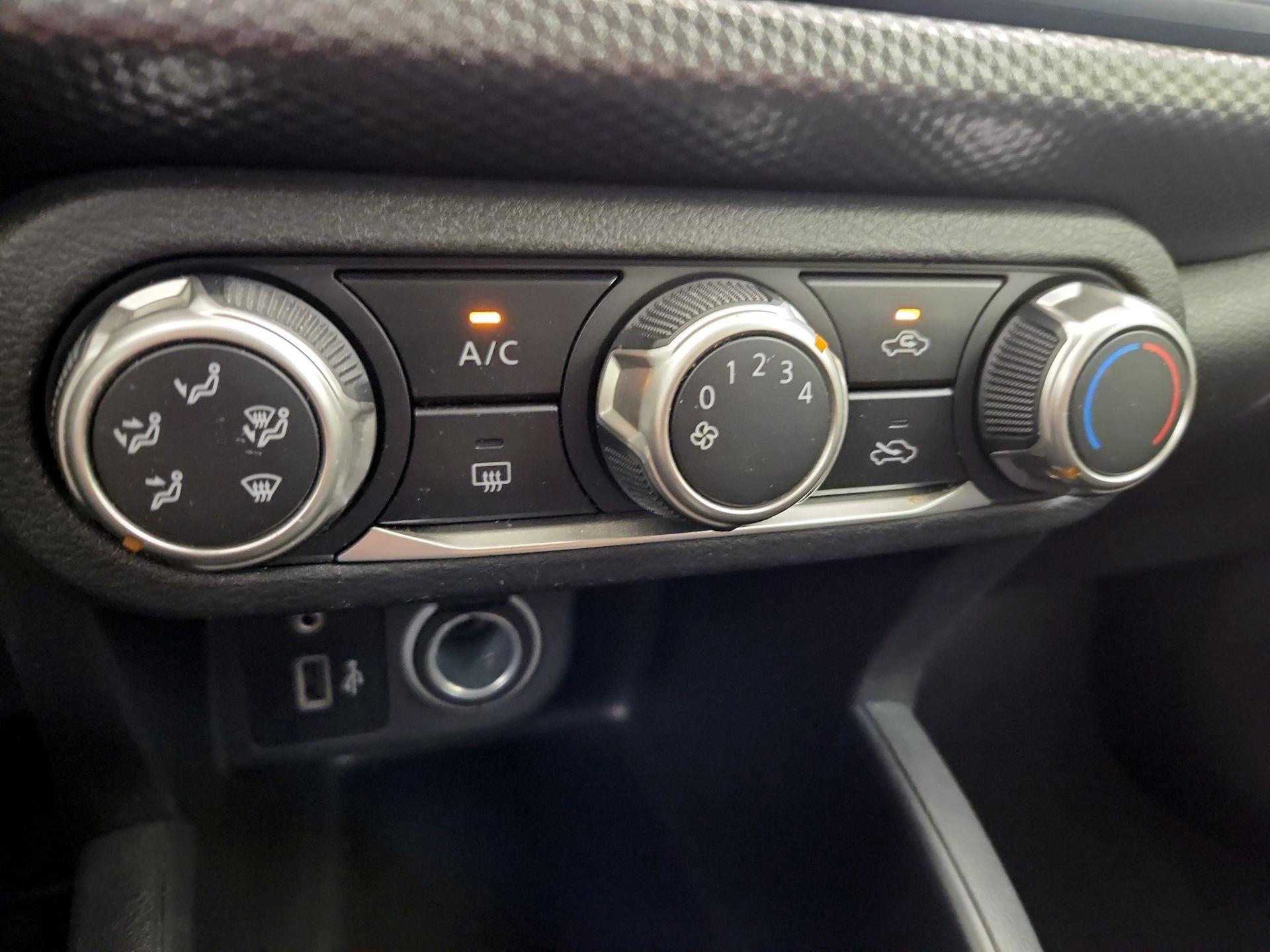 Thumbnail: 2020 Nissan Kicks - 16