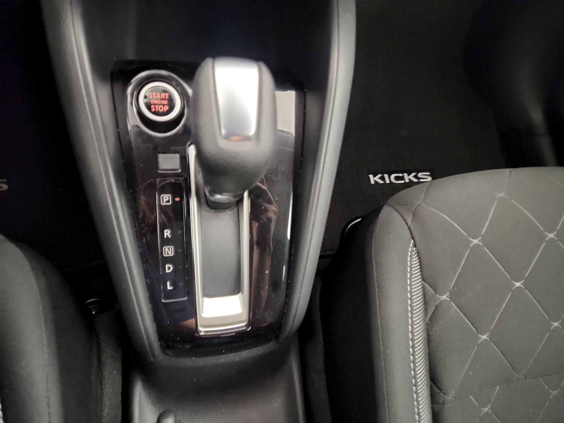 Thumbnail: 2020 Nissan Kicks - 17