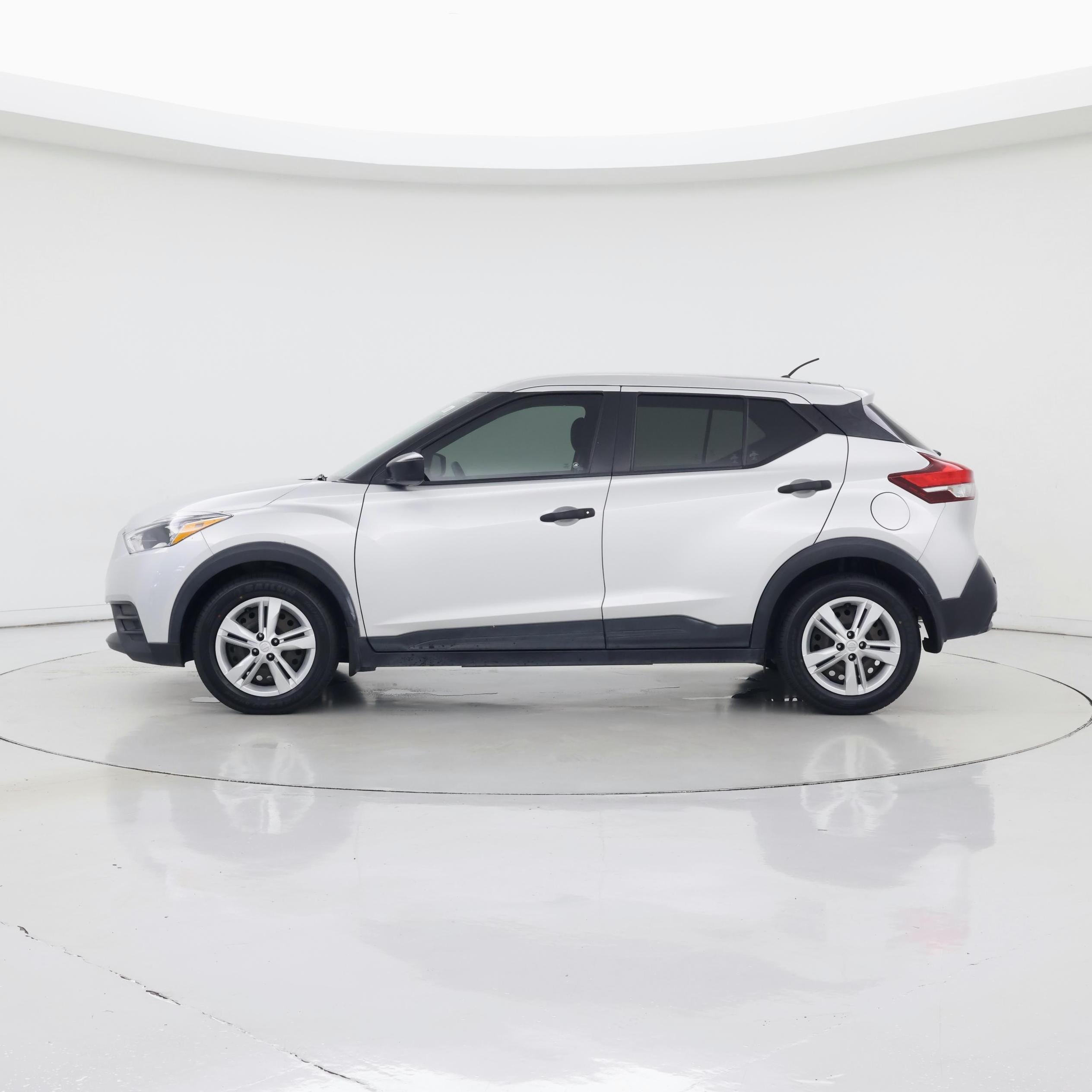 Thumbnail: 2020 Nissan Kicks - 3