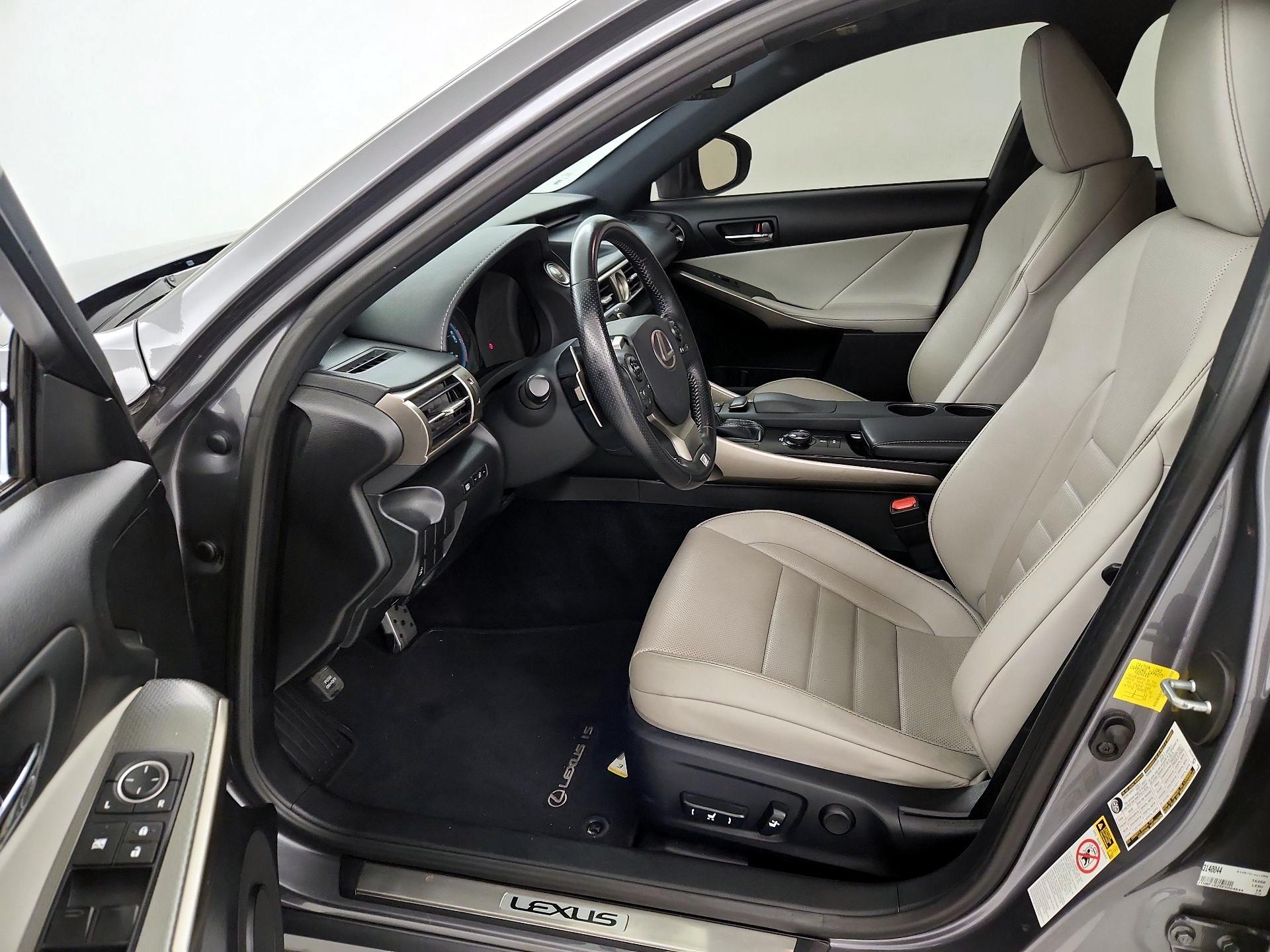 Thumbnail: 2014 Lexus IS - 11