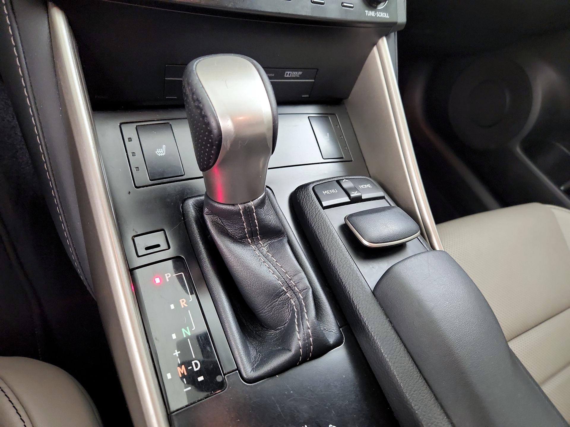 Thumbnail: 2014 Lexus IS - 18