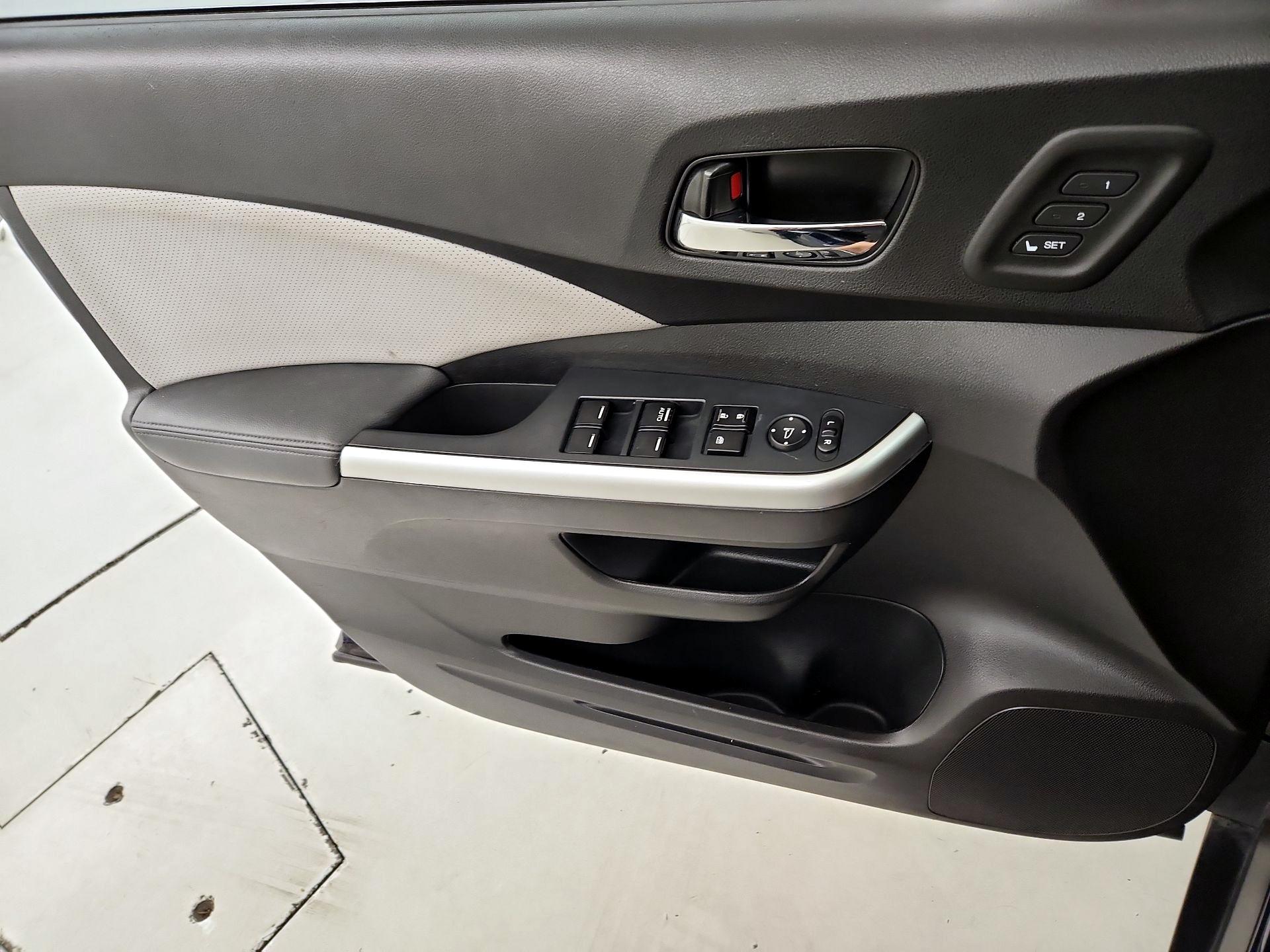 Thumbnail: 2016 Honda CR-V - 12