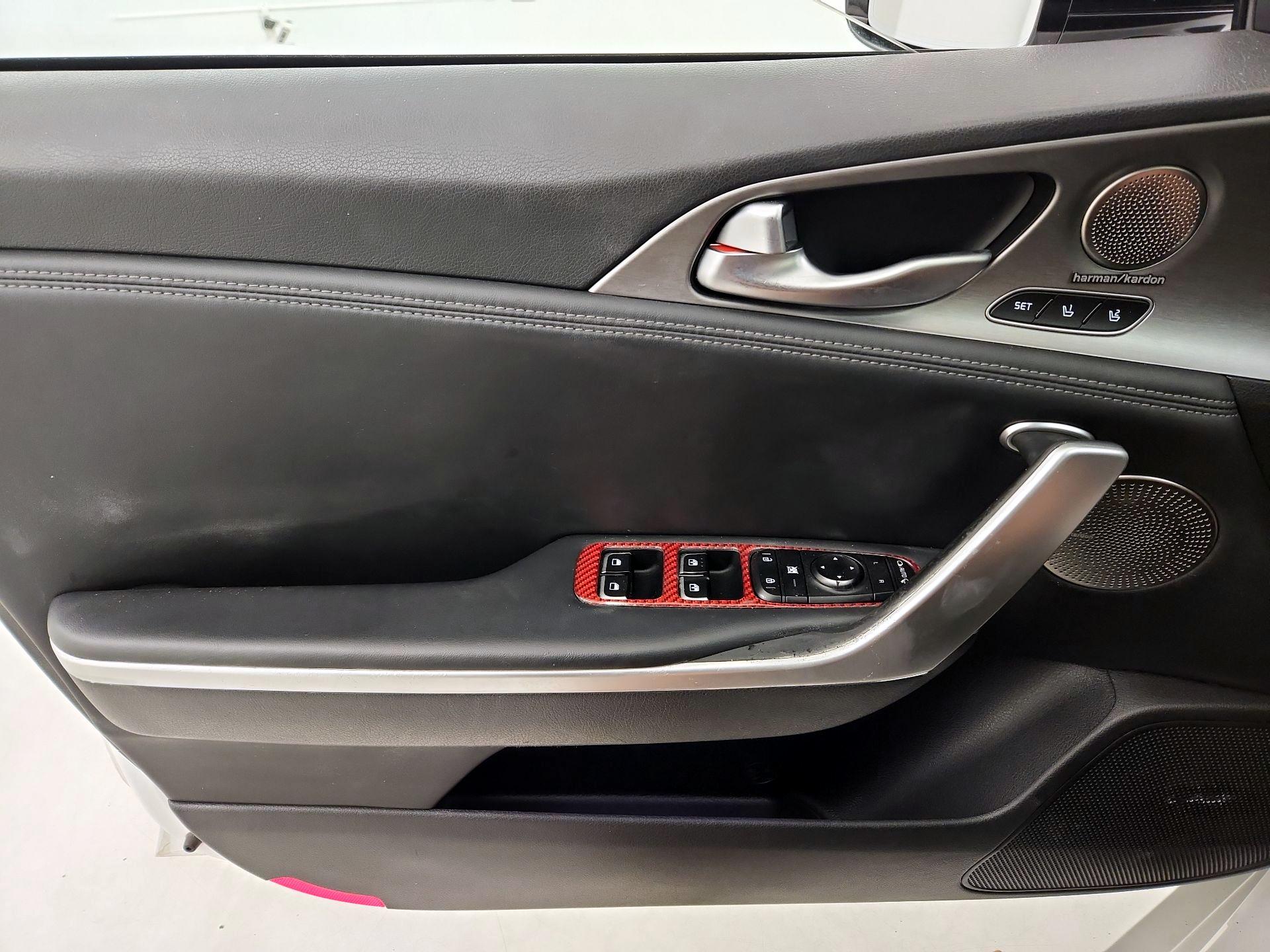 Thumbnail: 2020 Kia Stinger - 12