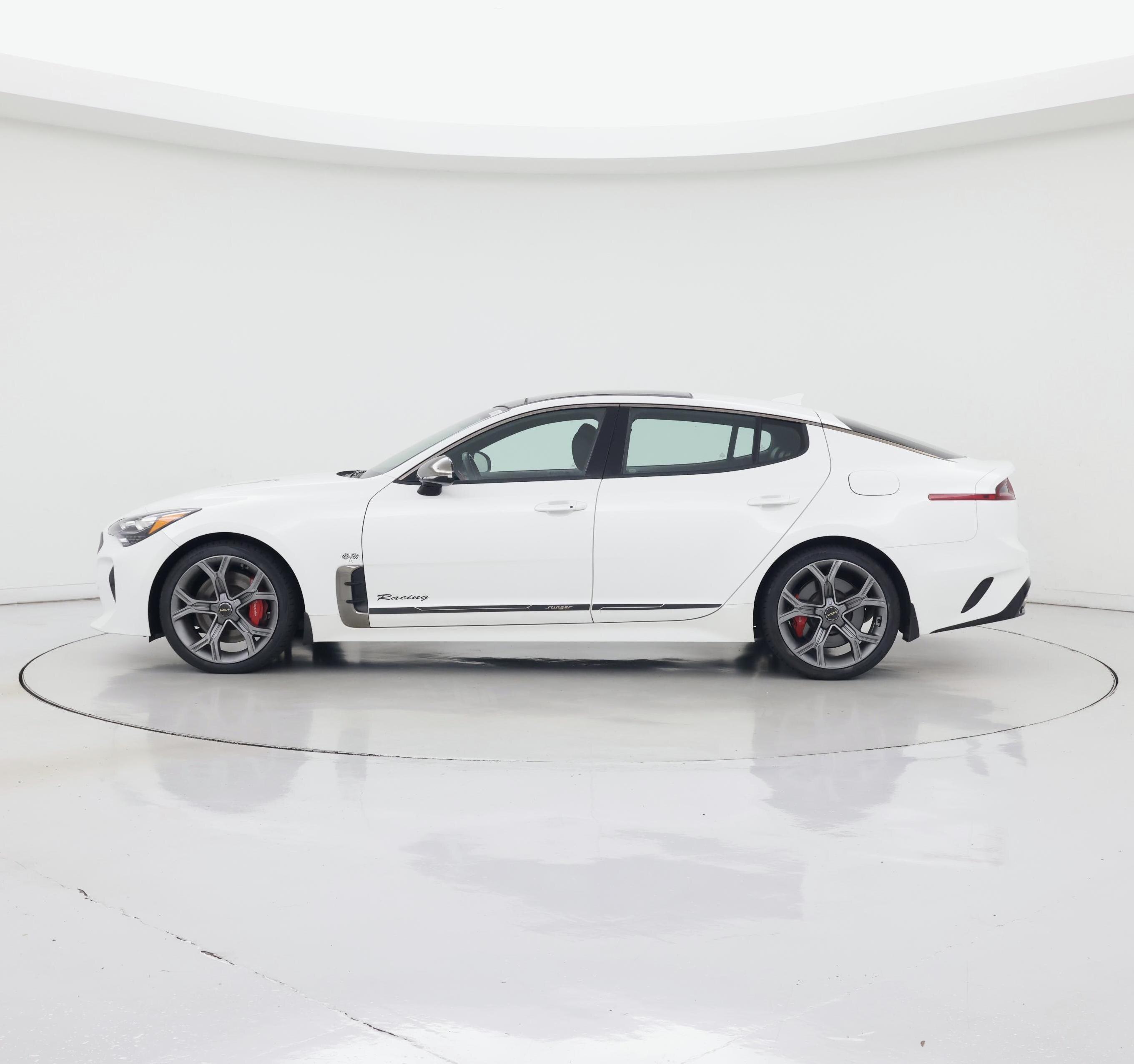 Thumbnail: 2020 Kia Stinger - 3