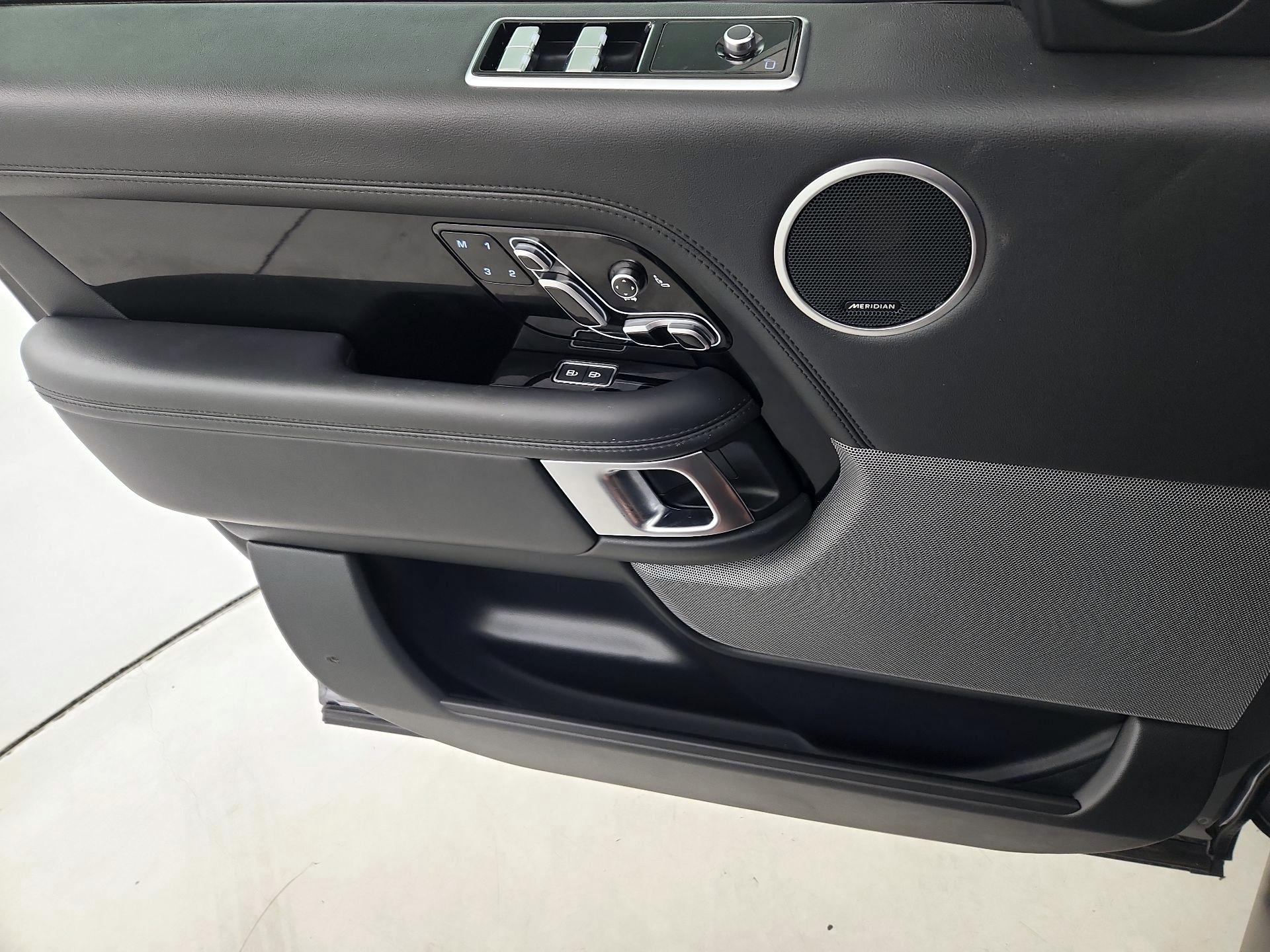 Thumbnail: 2021 Land Rover Range Rover - 12