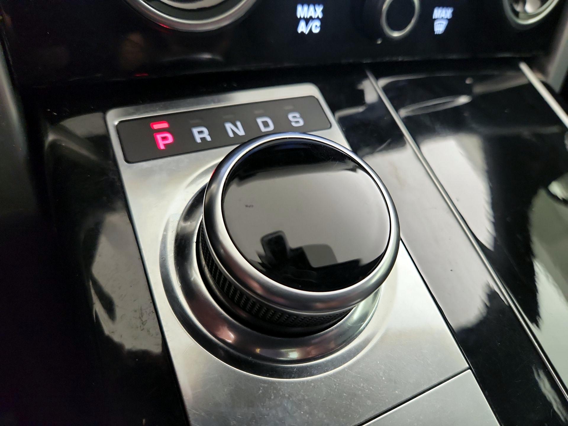 Thumbnail: 2021 Land Rover Range Rover - 18