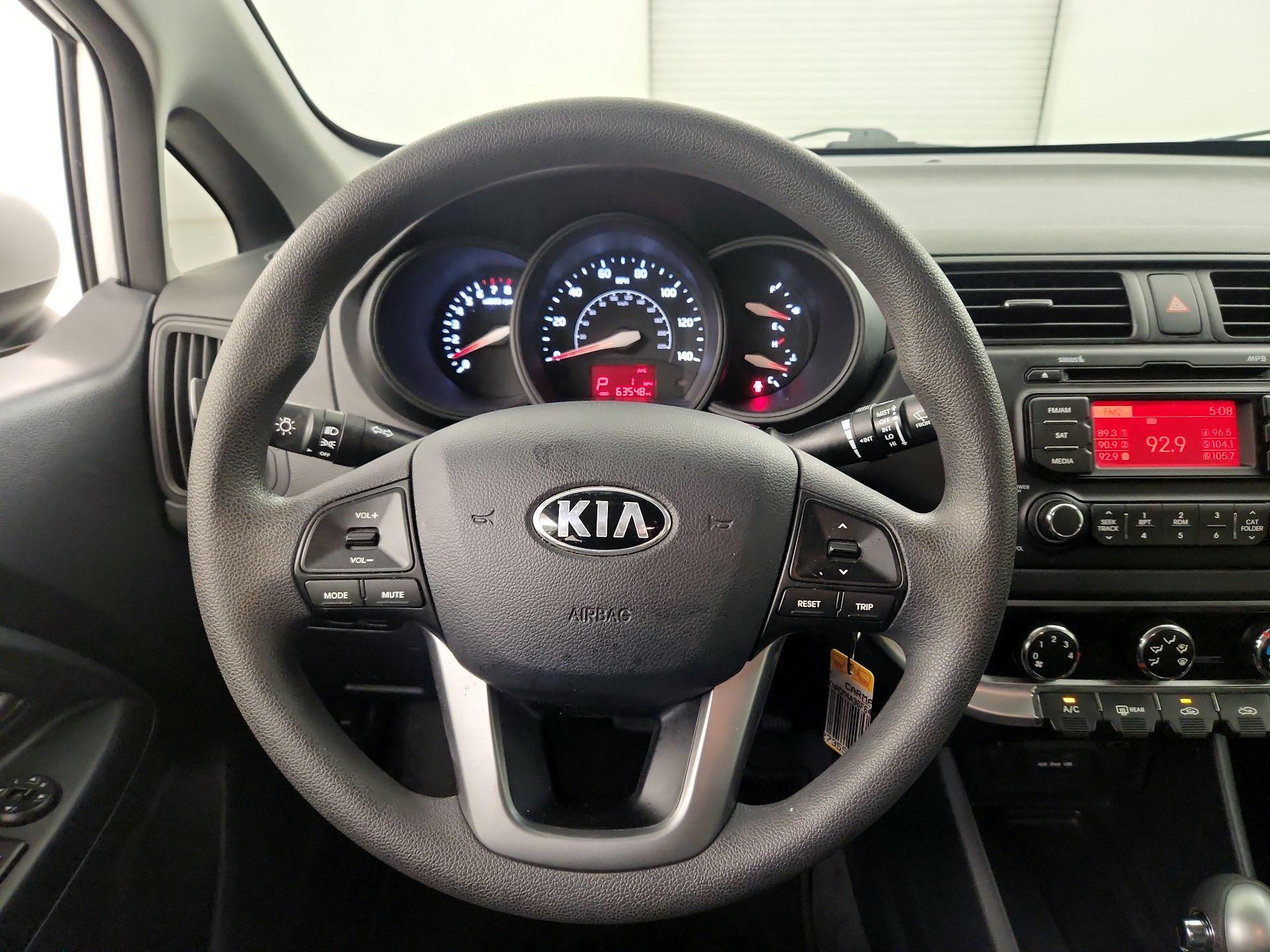Thumbnail: 2015 Kia Rio - 10