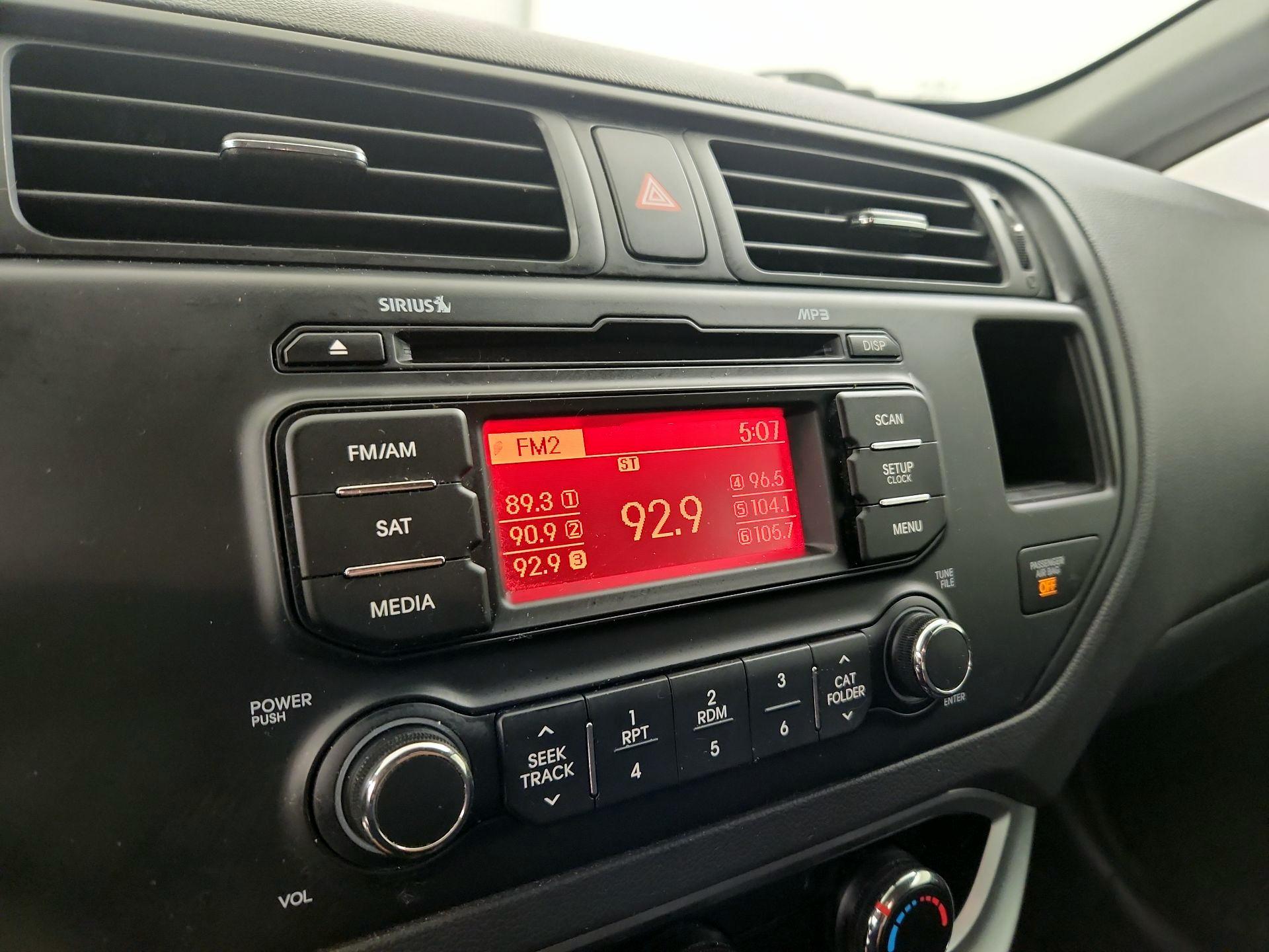 Thumbnail: 2015 Kia Rio - 14