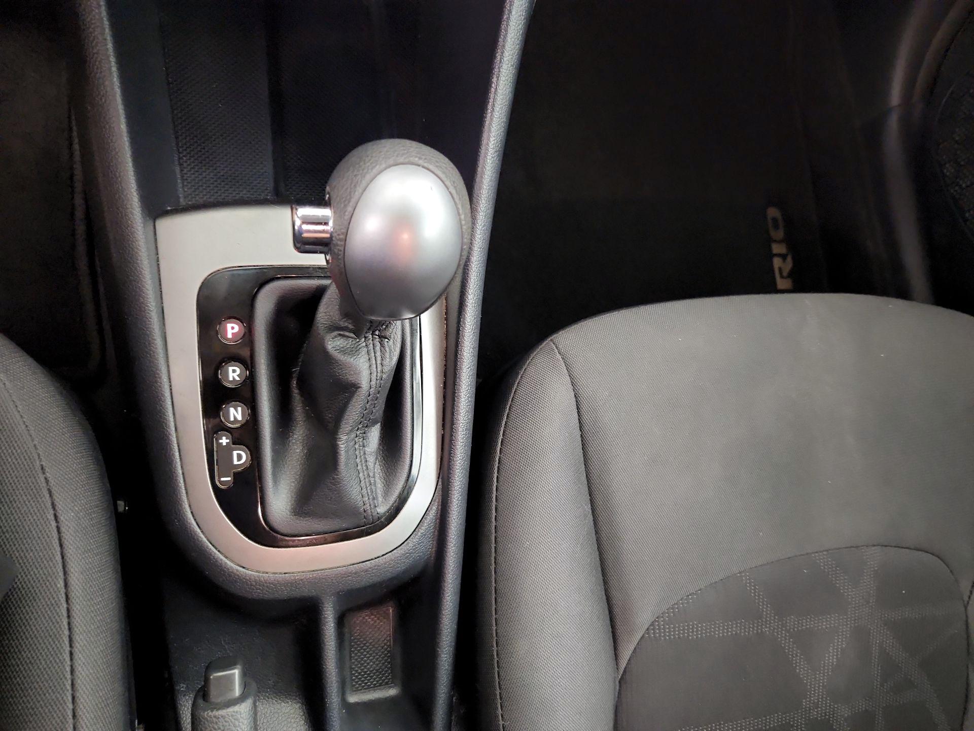 Thumbnail: 2015 Kia Rio - 16