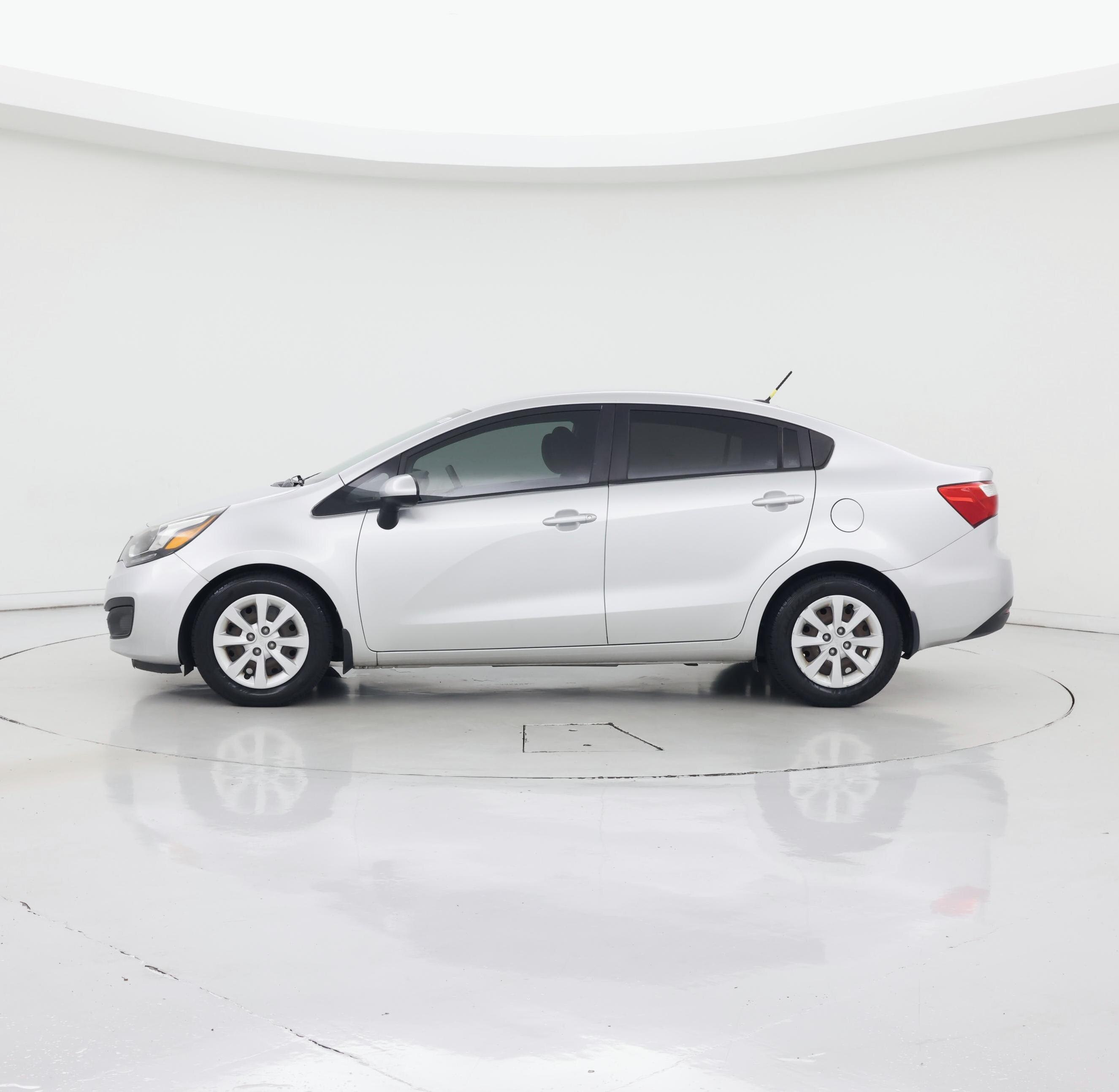 Thumbnail: 2015 Kia Rio - 3