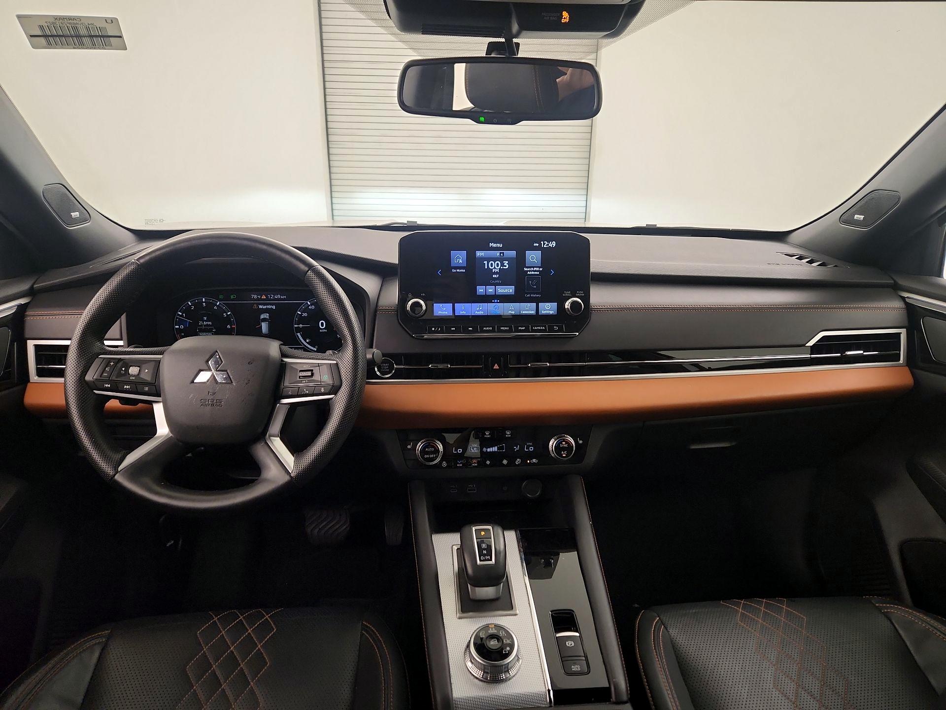 Thumbnail: 2023 Mitsubishi Outlander - 9